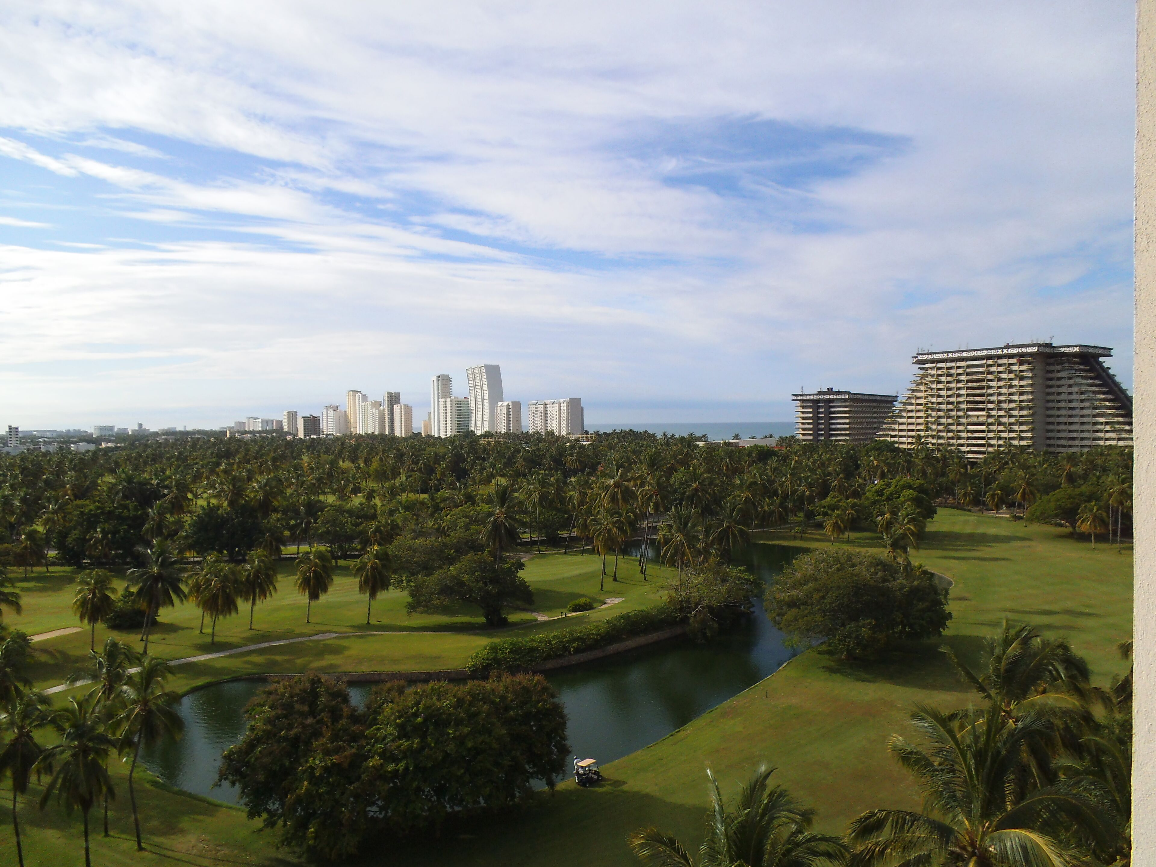 Luxurious apartment on golf course at the ocean in Acapulco
