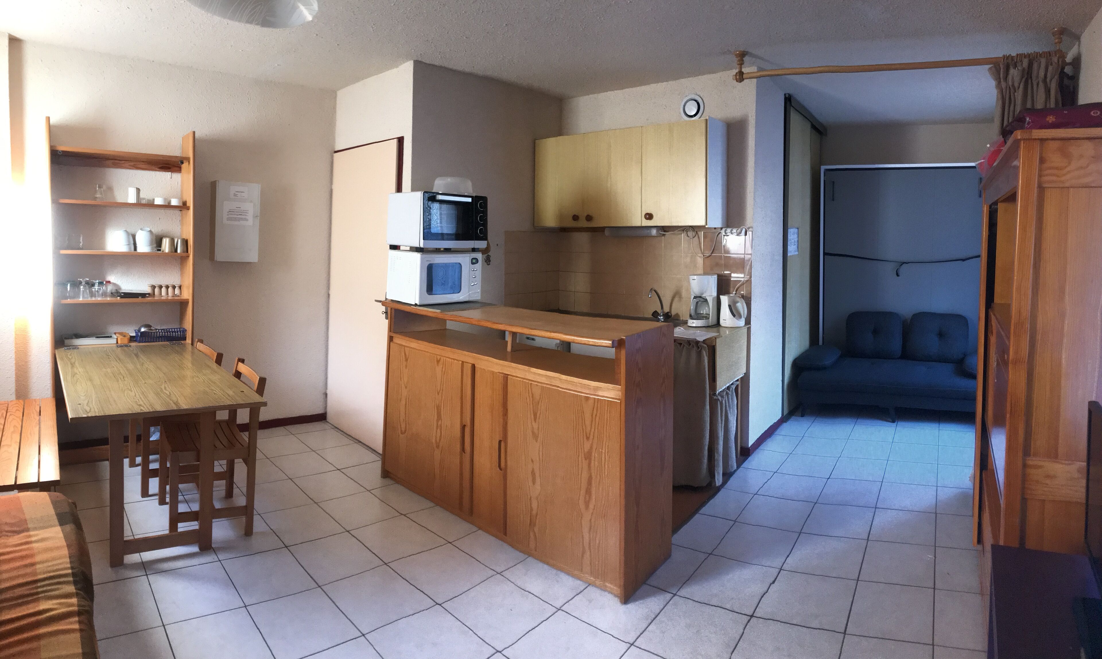 Hautes-Pyrénées Studio, quiet building, private parking, near the center