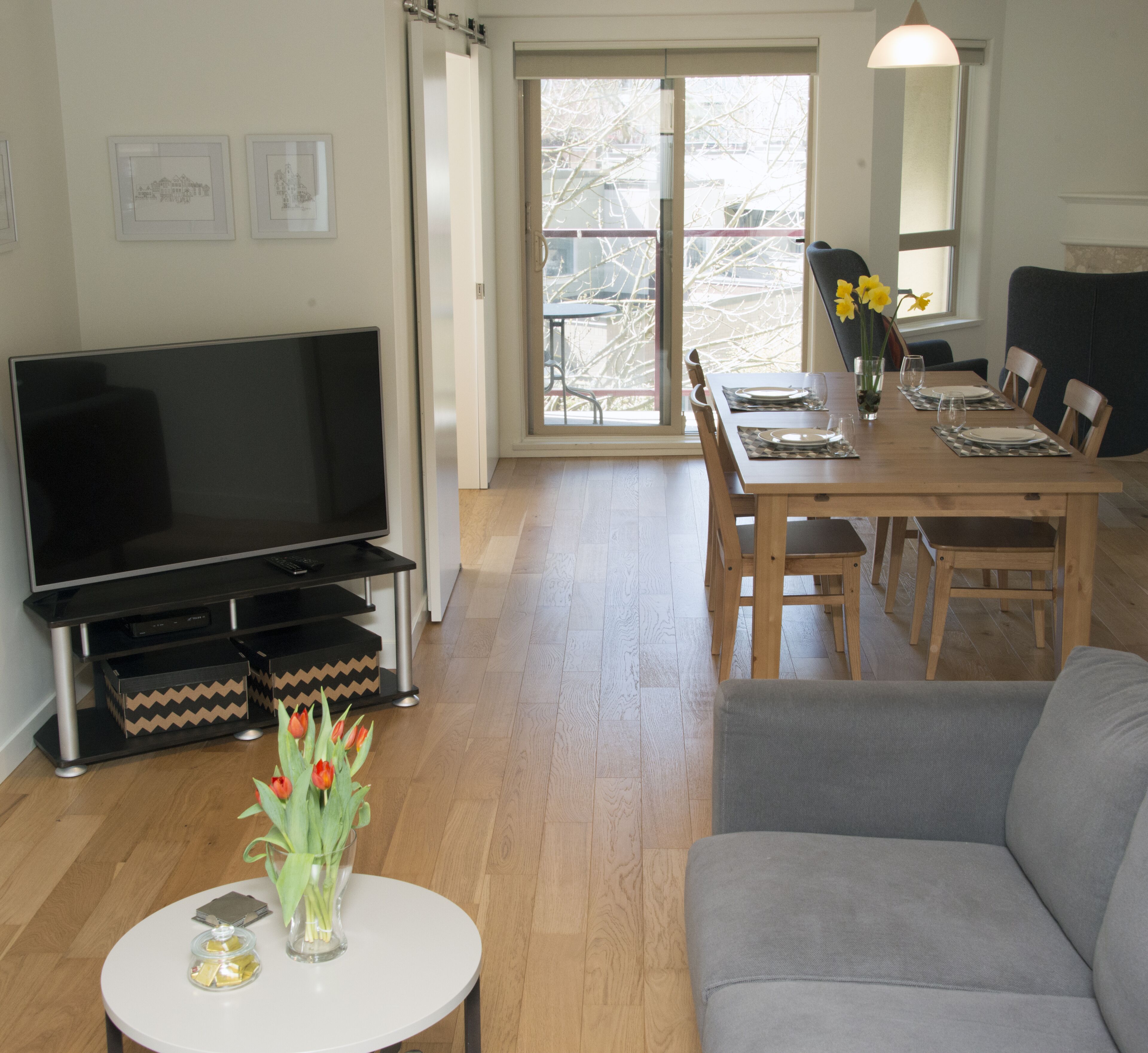 Spacious 3bed Condo Downtown - 90 day minimum