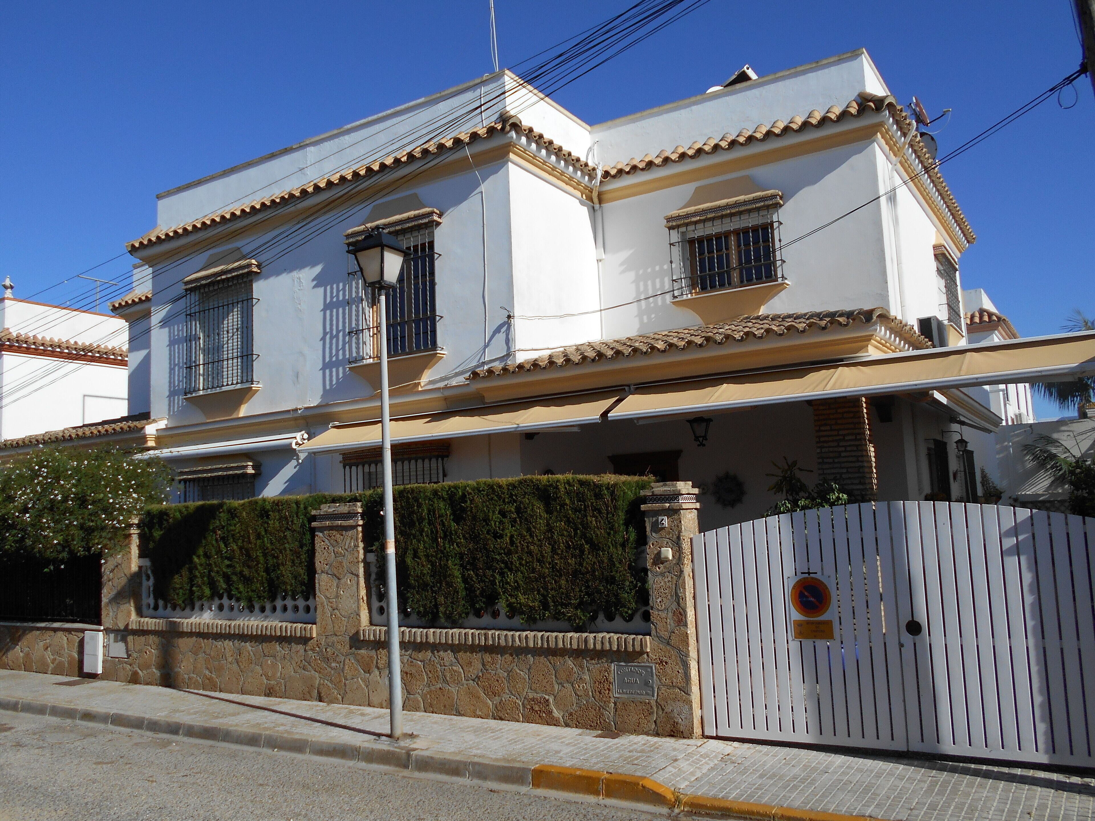 APARTMENT IN CHIPIONA (Costa de la Luz) SPAIN. GARAGE. WIRELESS. AIR CONDITIONER.