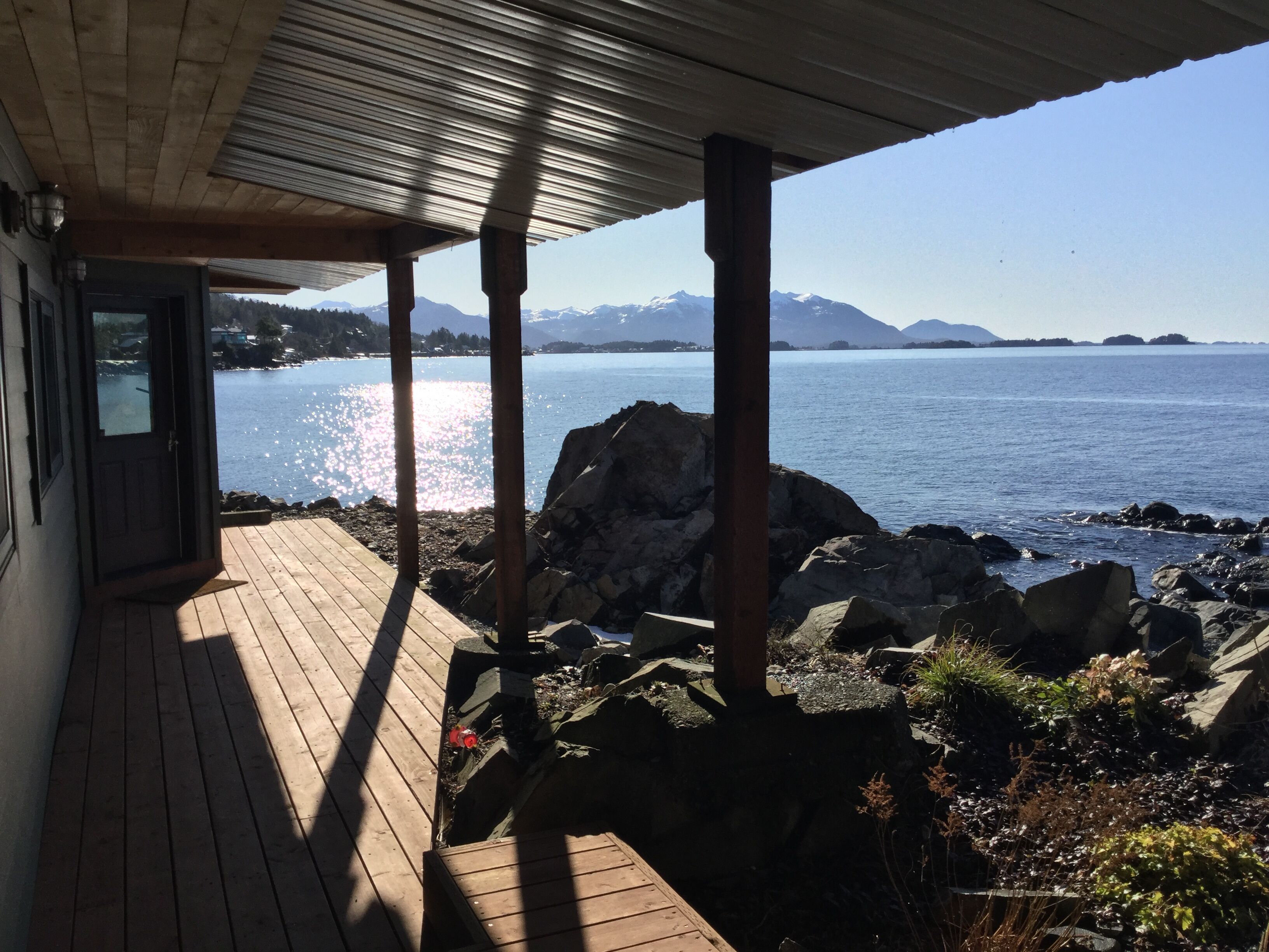 Oceanfront! Otter's Den A Coastal Retreat at Raven's Roost