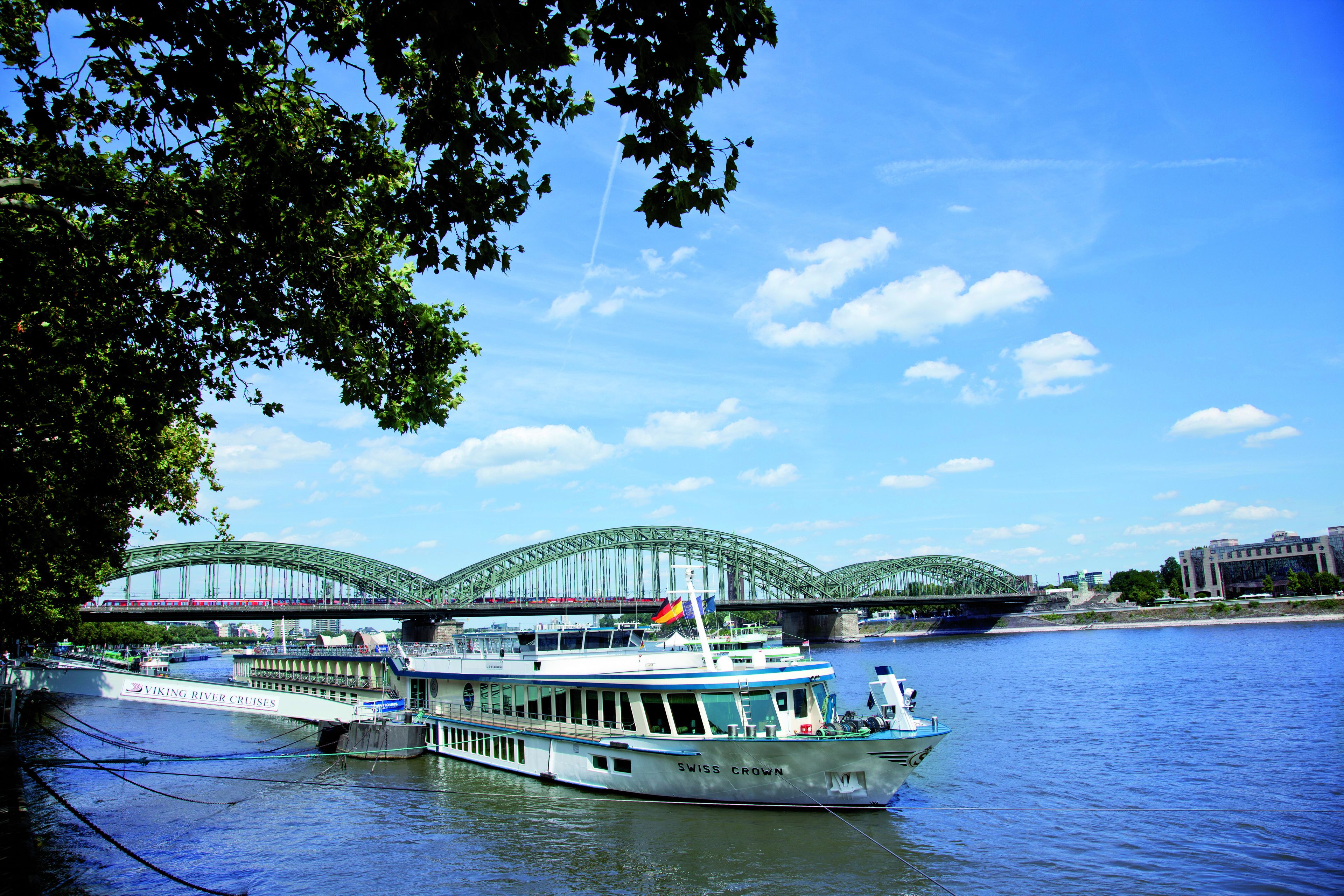 Crossgates Hotelship Medienhafen - Düsseldorf