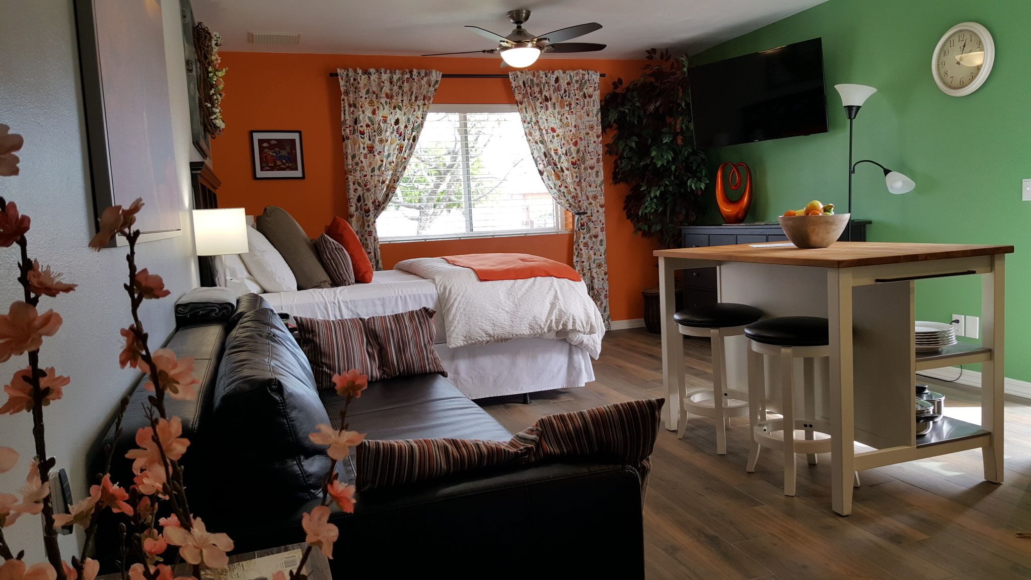 Tempe's Sweet Suite located 5 miles SE of downtown Tempe.