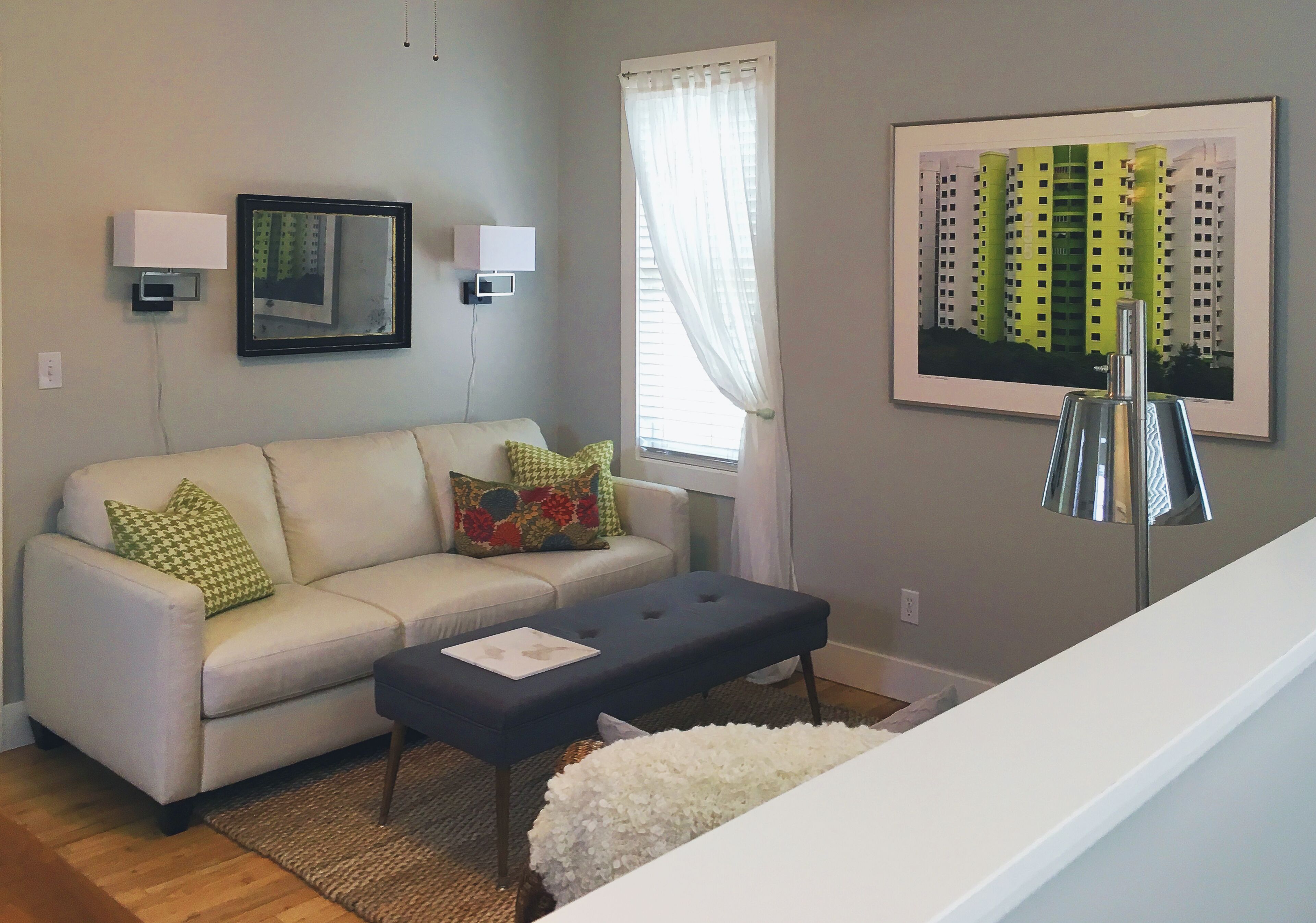 Sophisticated and Cozy Carriage House in Prospect Newtown
