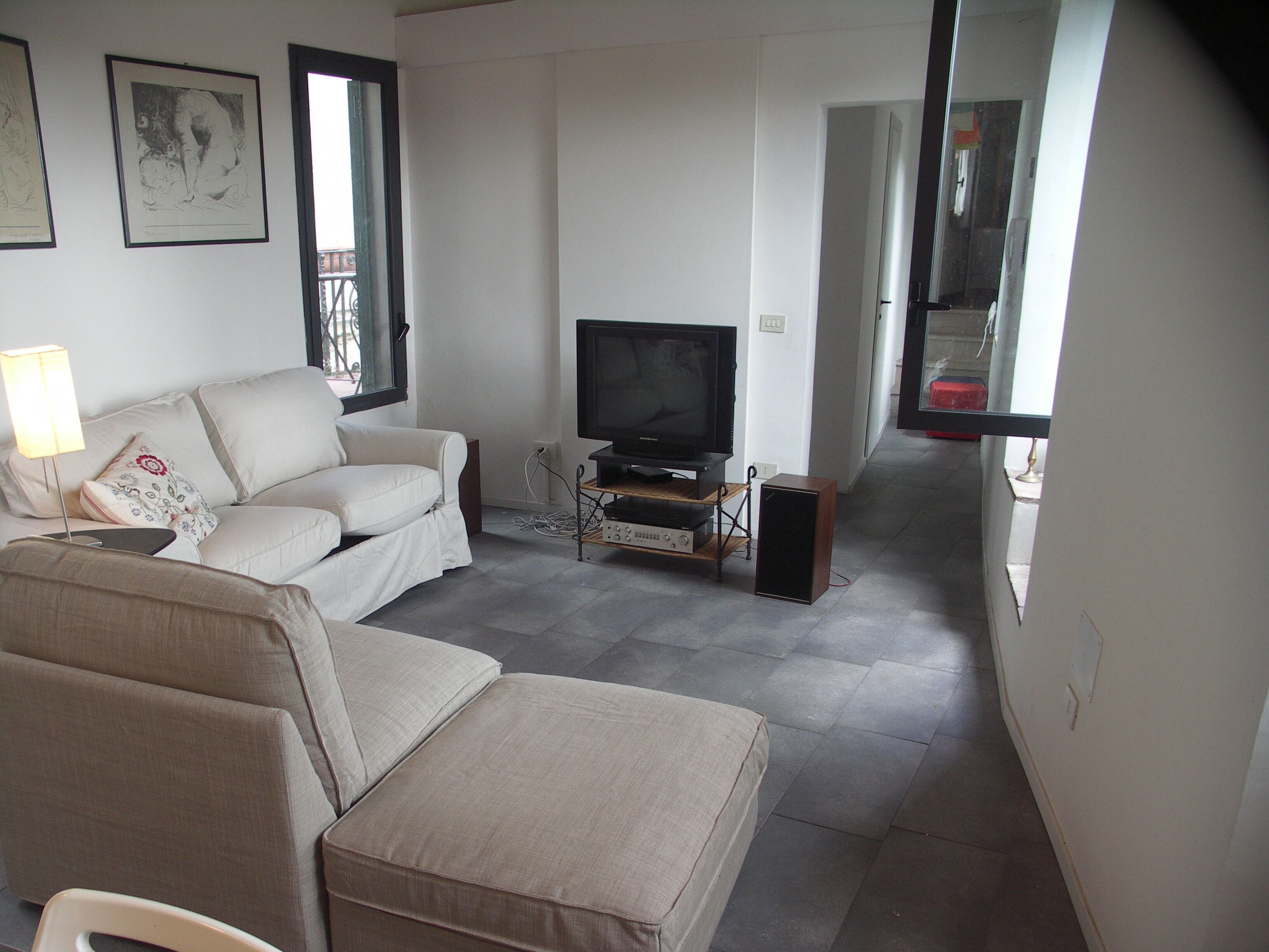 Bright penthouse in the village of Sorano with terrace and valley view, Terme just 4 km away