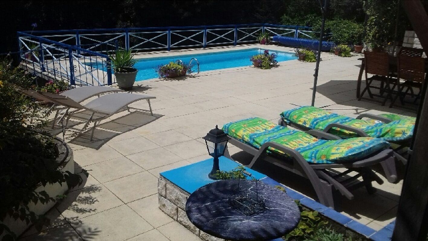 Tasteful spacious 1 bedroom apartment with PRIVATE POOL, balcony and patios