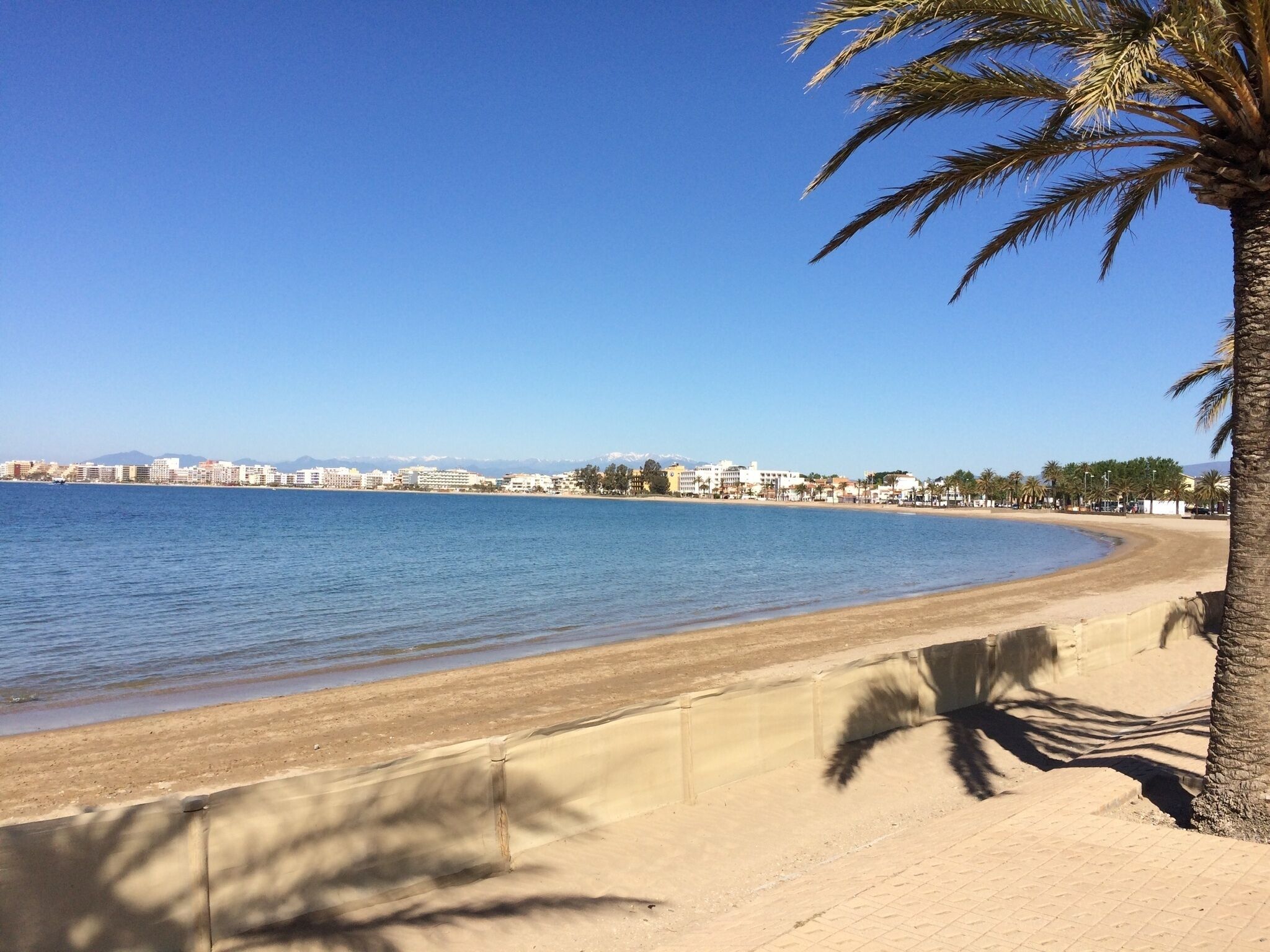 Welcome ! Beautiful spacious air-conditioned apartment with large terrace