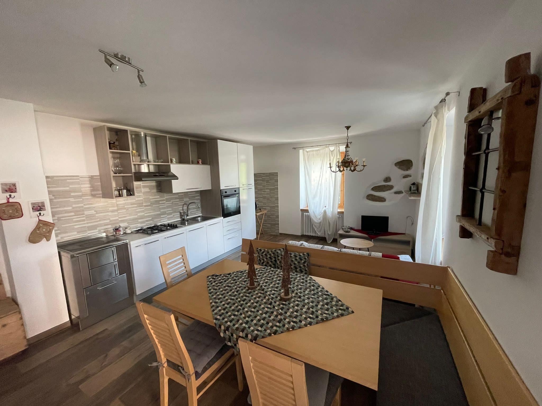 Apartment in the mountains, overlooking the Maddalene-Trentno-Alto Adige chain