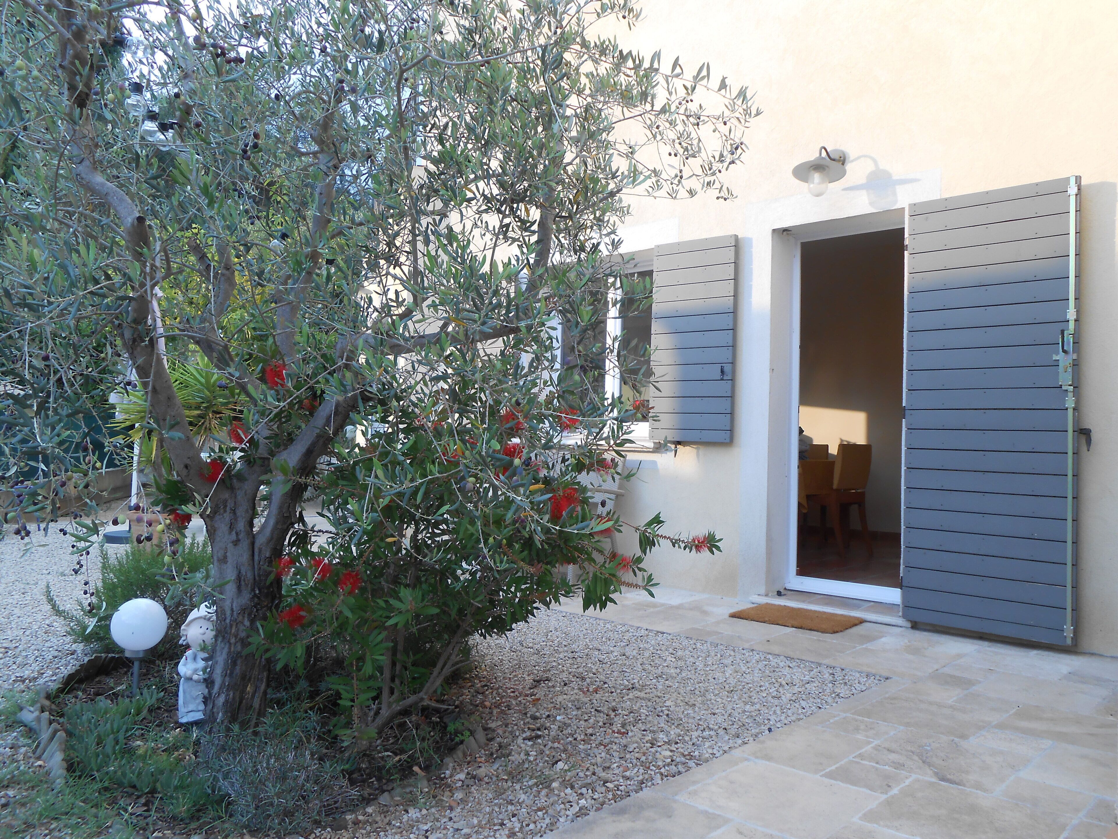 2 room independent apartment in villa