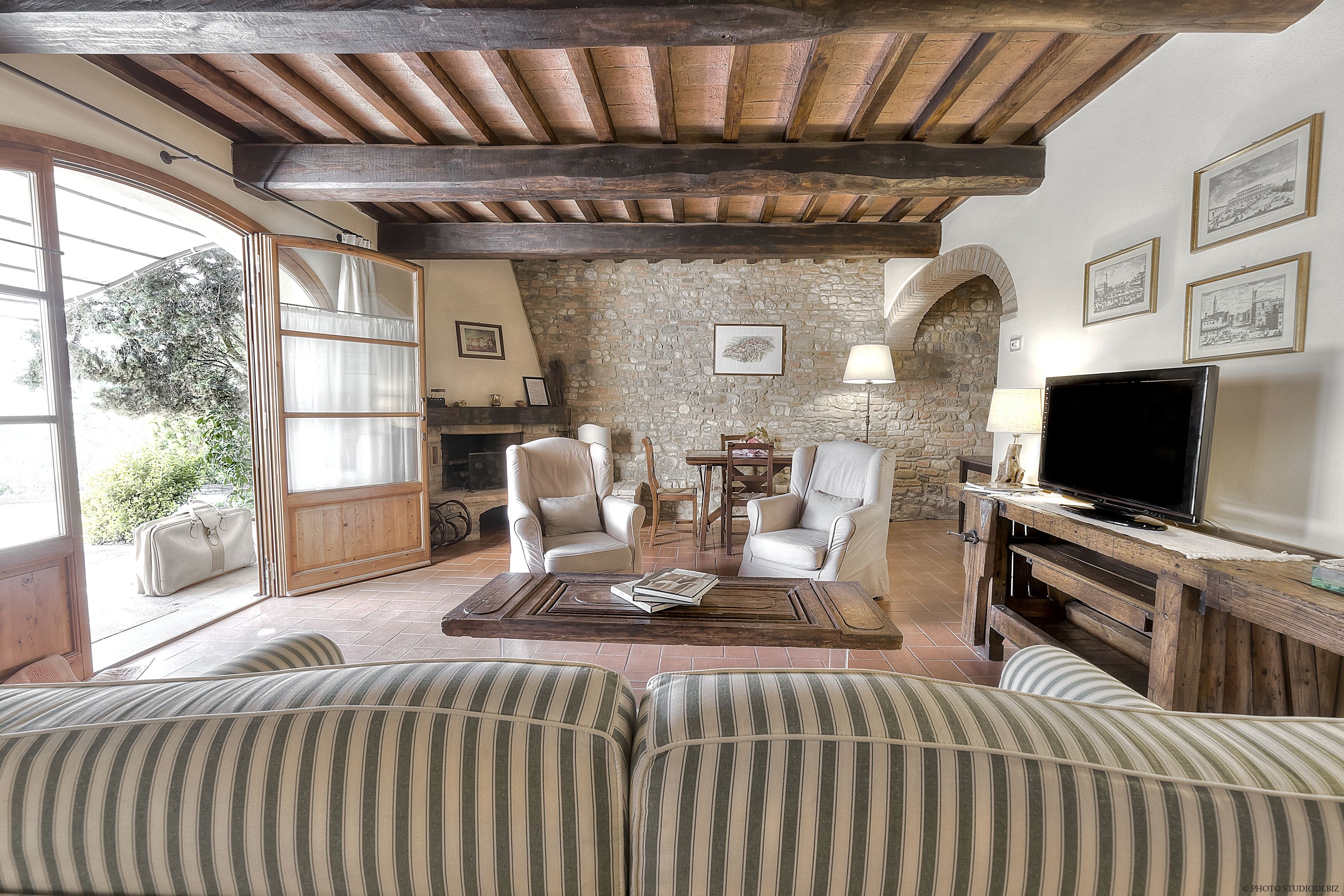 Tuscan Apart for 4/5 persons, WIFI, AIR-CO, SW-POOL, all comforts in the country