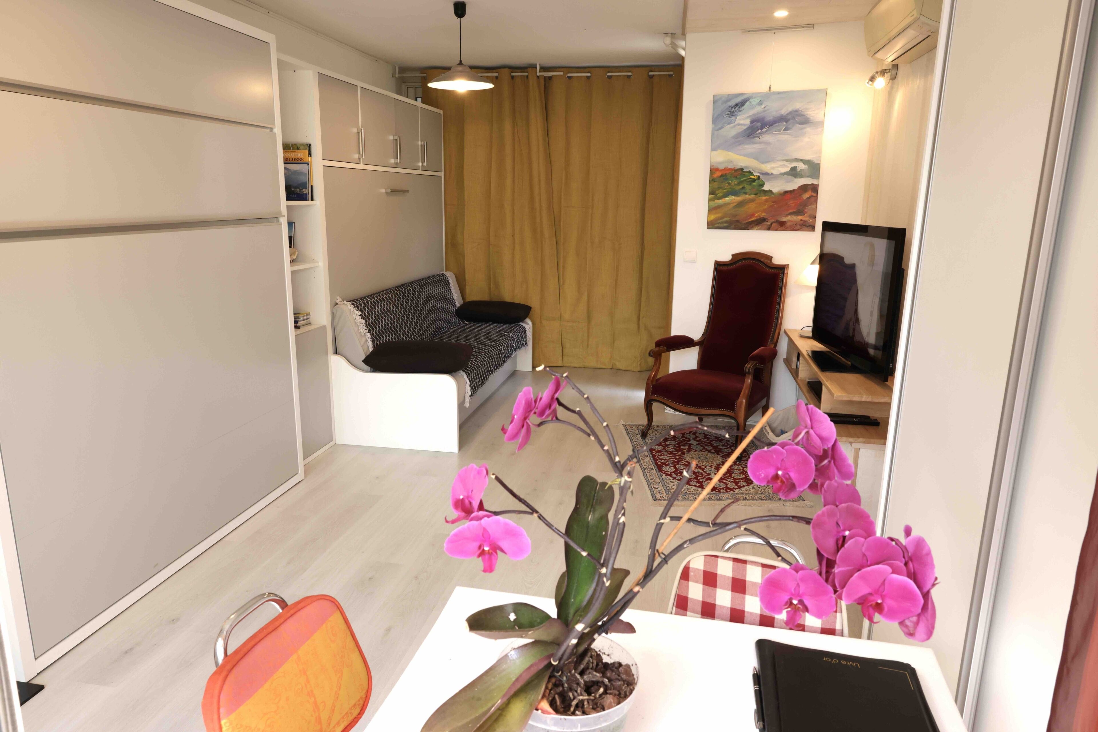 Gite Le VISCOS - Kitchen - Living room - Bedroom - Bathroom (Italian style)