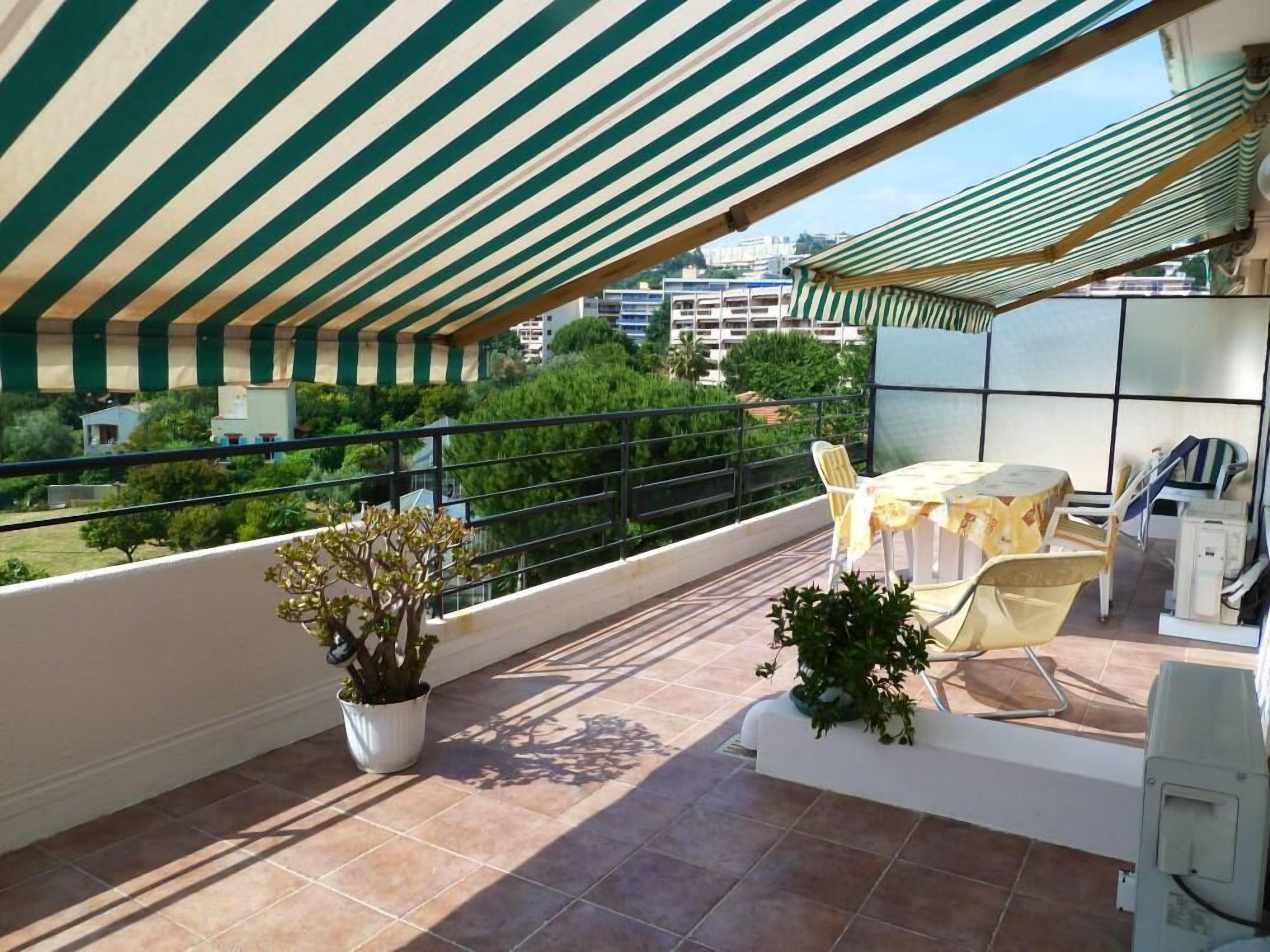 Nice, 2room, panoramic view, top floor, terrace, airconditioned, wifi, parking