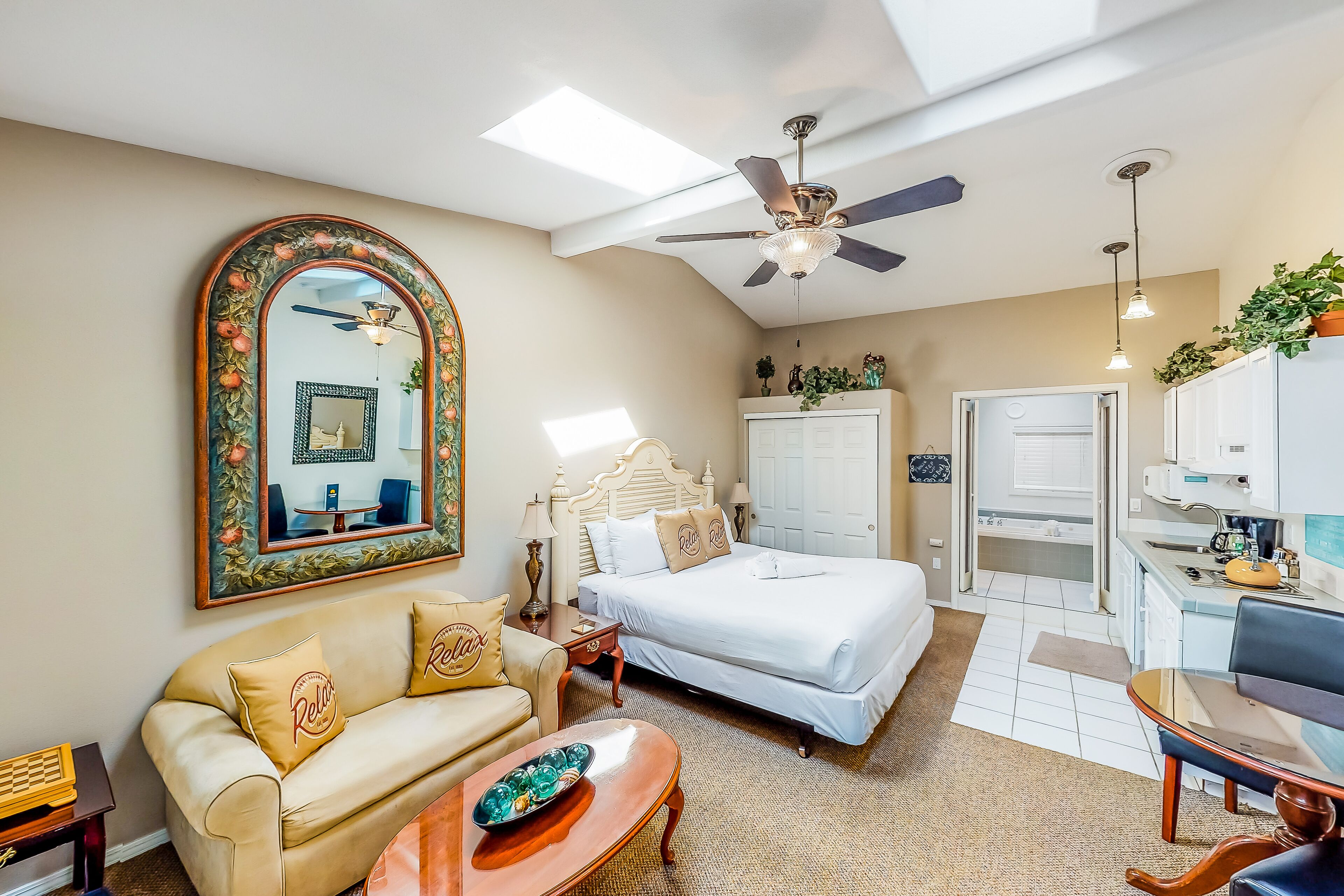 Elegant, dog-friendly home with a jetted tub, washer/dryer, & beach access