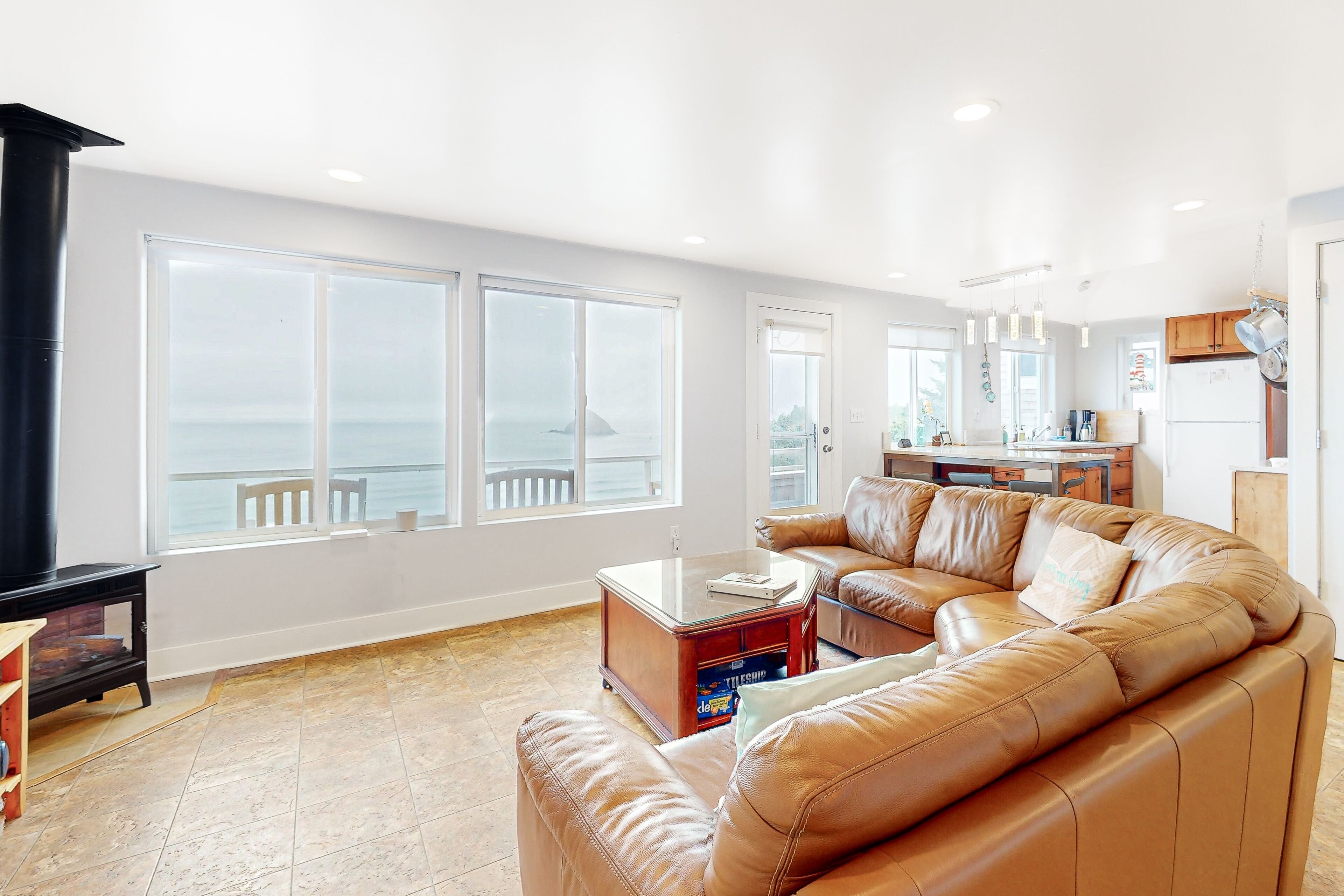 Beautiful & dog-friendly ocean views with a private patio