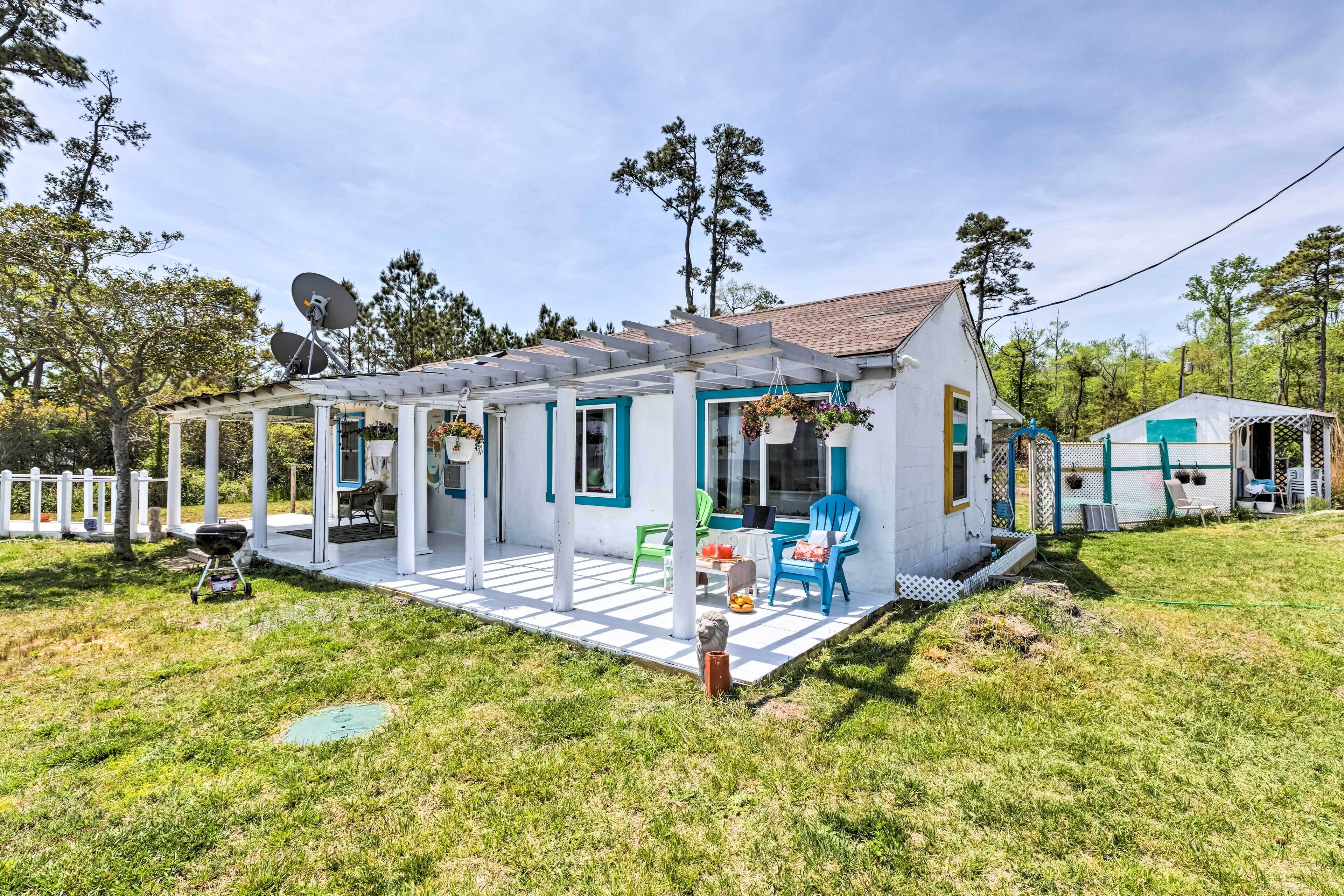 Oceanfront White Stone Cottage w/ Private Beach!