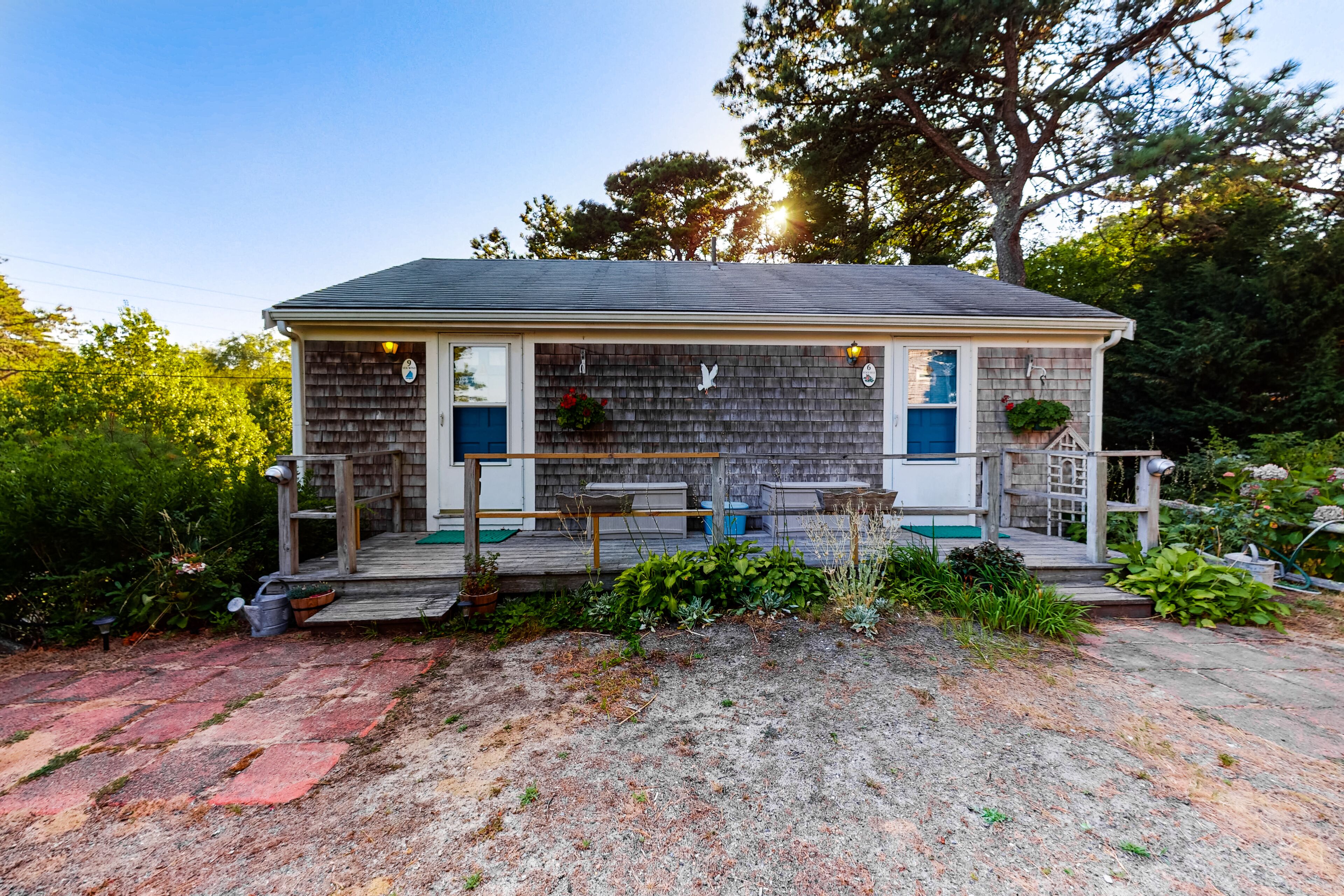 Comfy Cape Cod studio, 5-minute walk to beach - great weekend getaway
