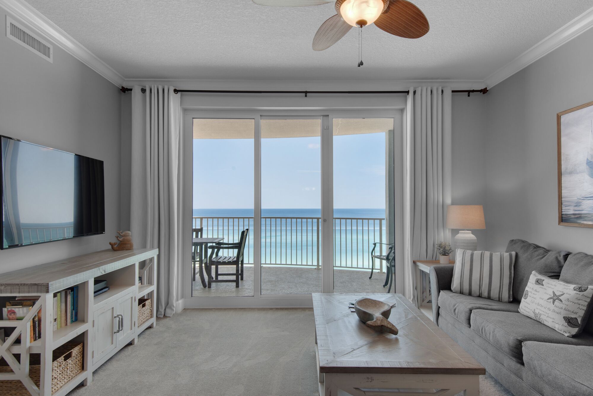 GULFFRONT AND GORGEOUS! 10TH FLOOR! SLEEPS 6