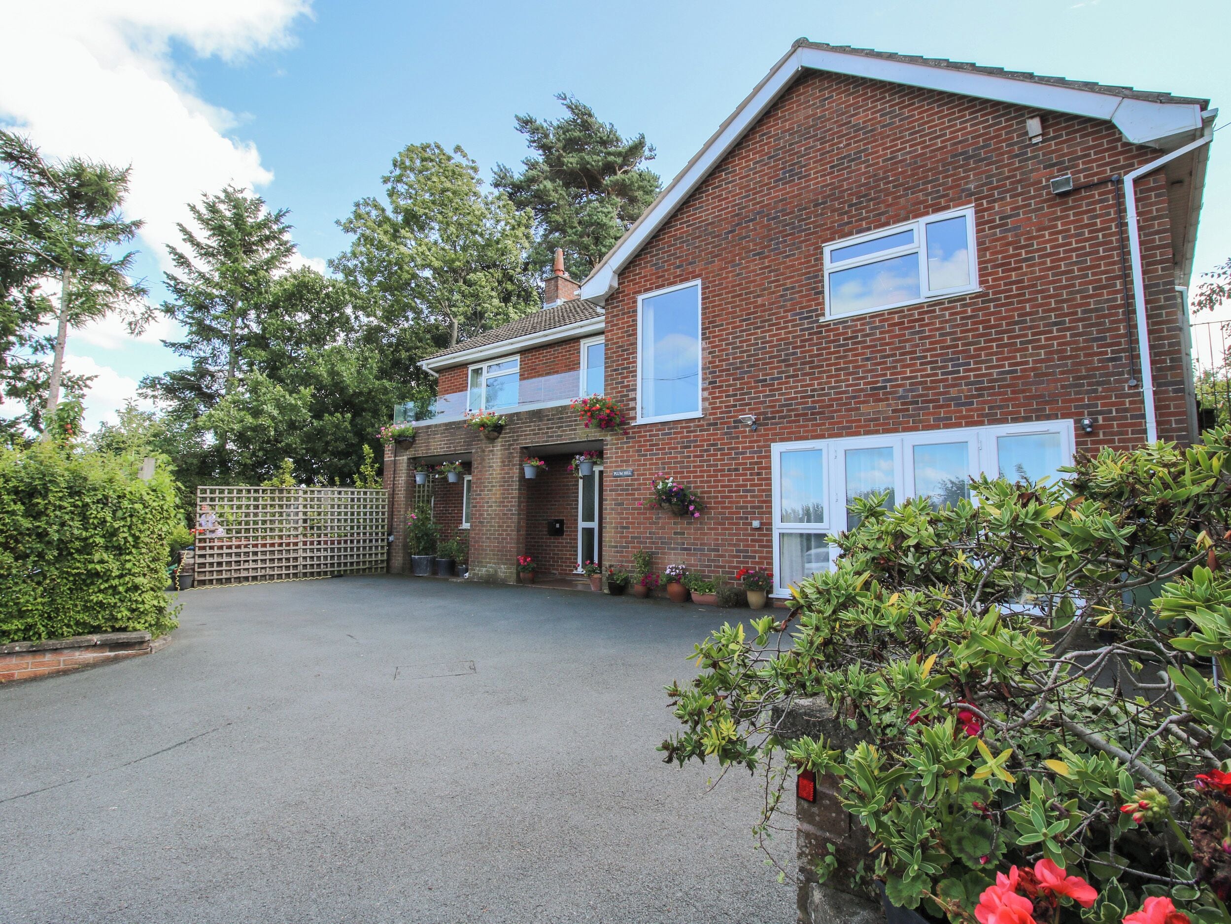 PLUM HILL STUDIO, with a garden in Oswestry