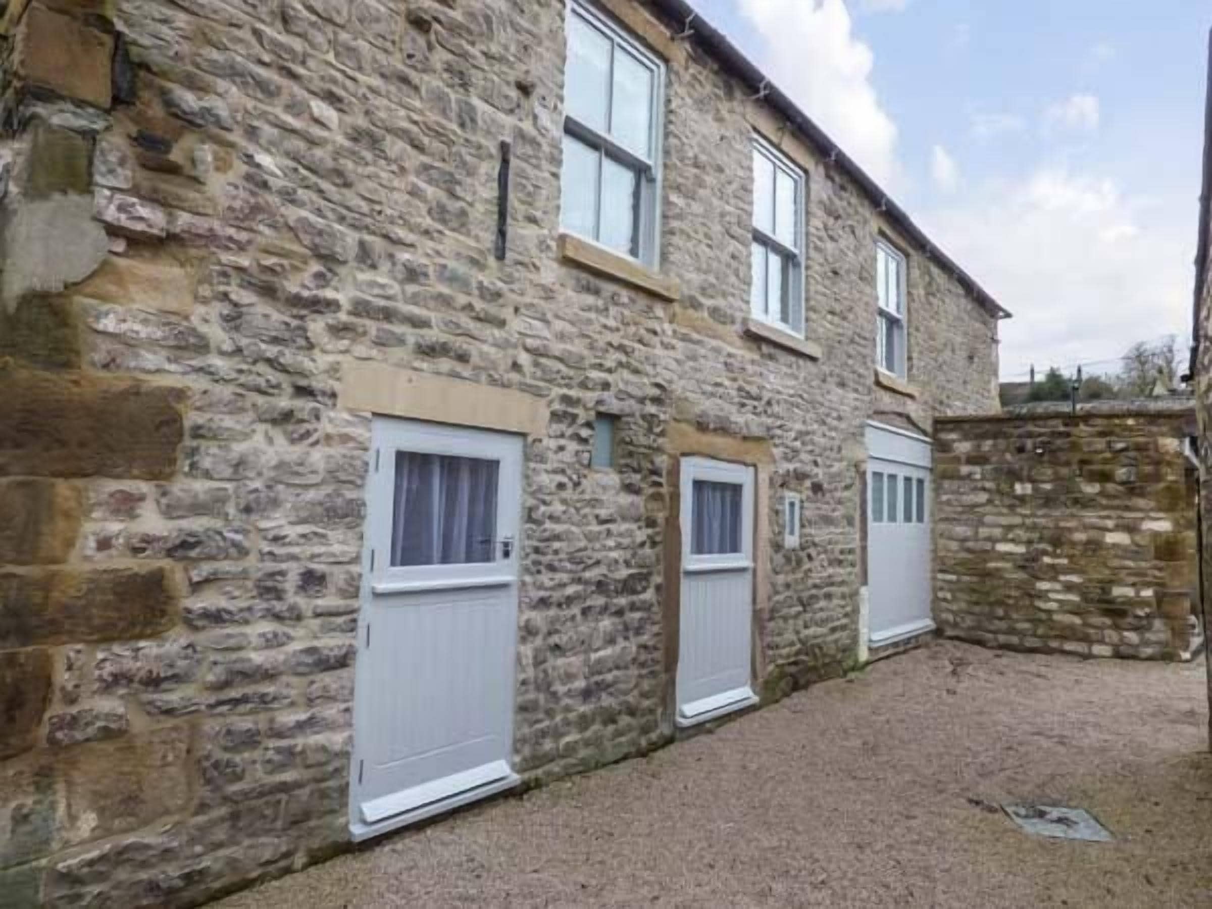 BANK HOUSE MEWS, family friendly, luxury holiday cottage in Bakewell