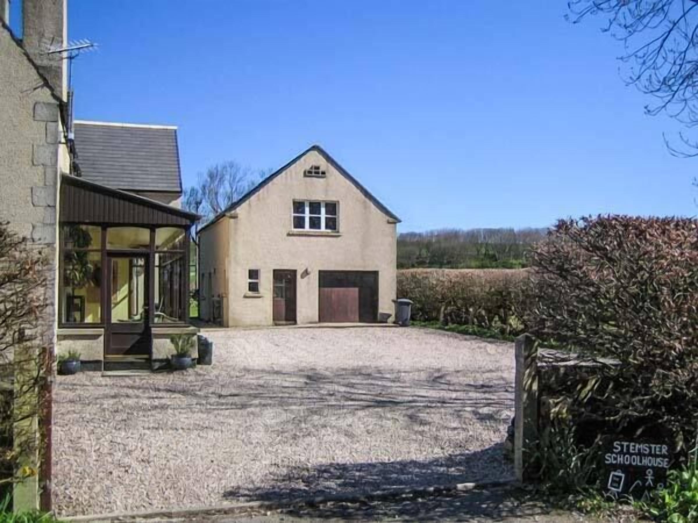 STEMSTER SCHOOL HOUSE APARTMENT, pet friendly in Halkirk