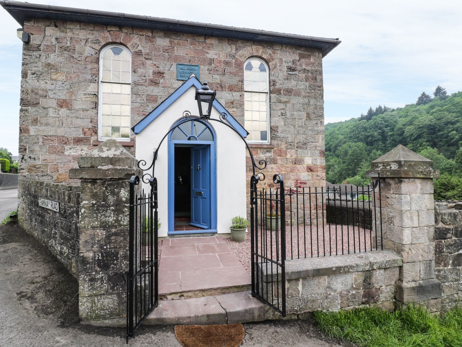 RAINFOREST CHAPEL, family friendly, with a garden in Ruspidge