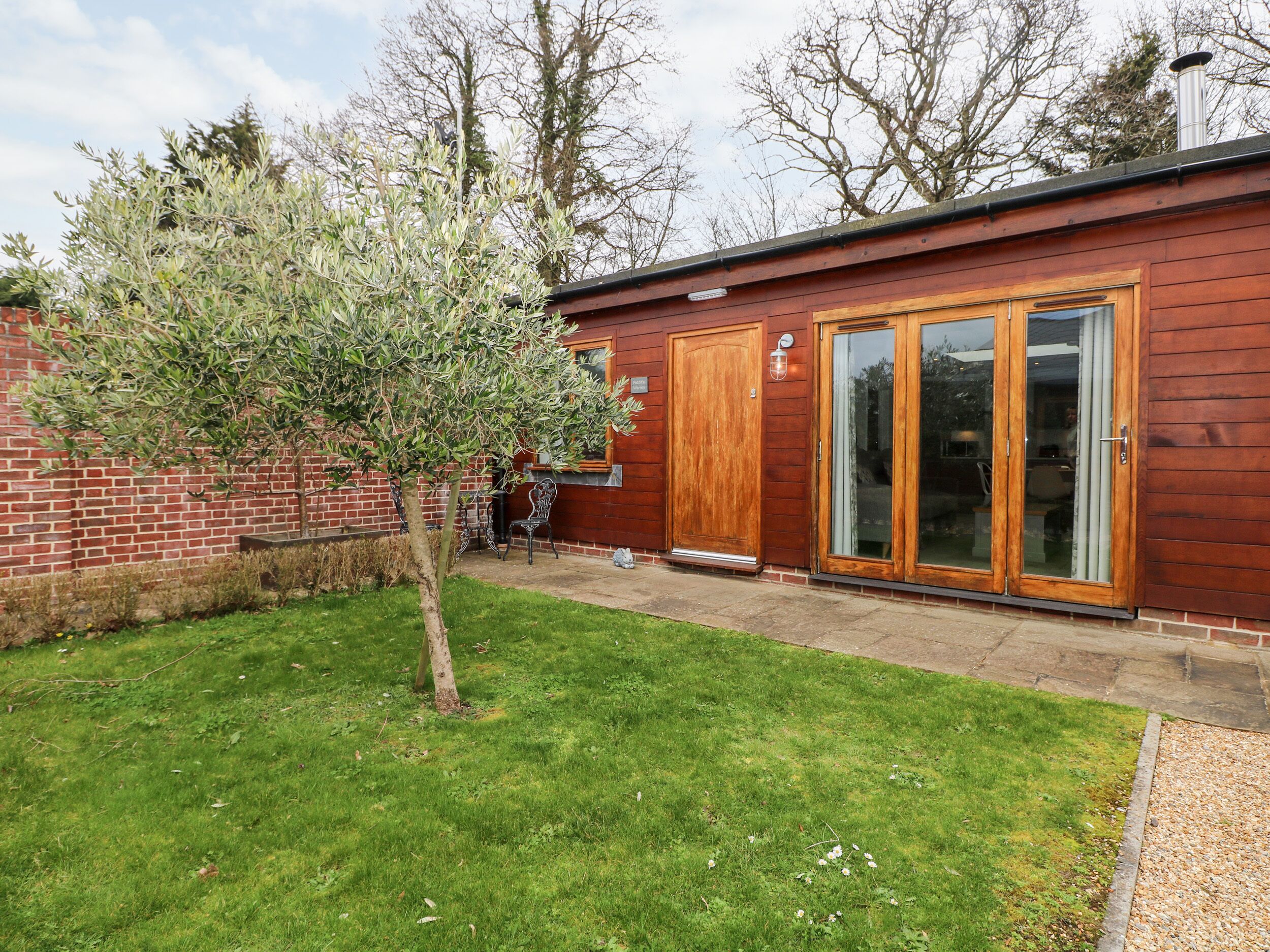 RABBIT'S WARREN, luxury holiday cottage in Titchfield Common