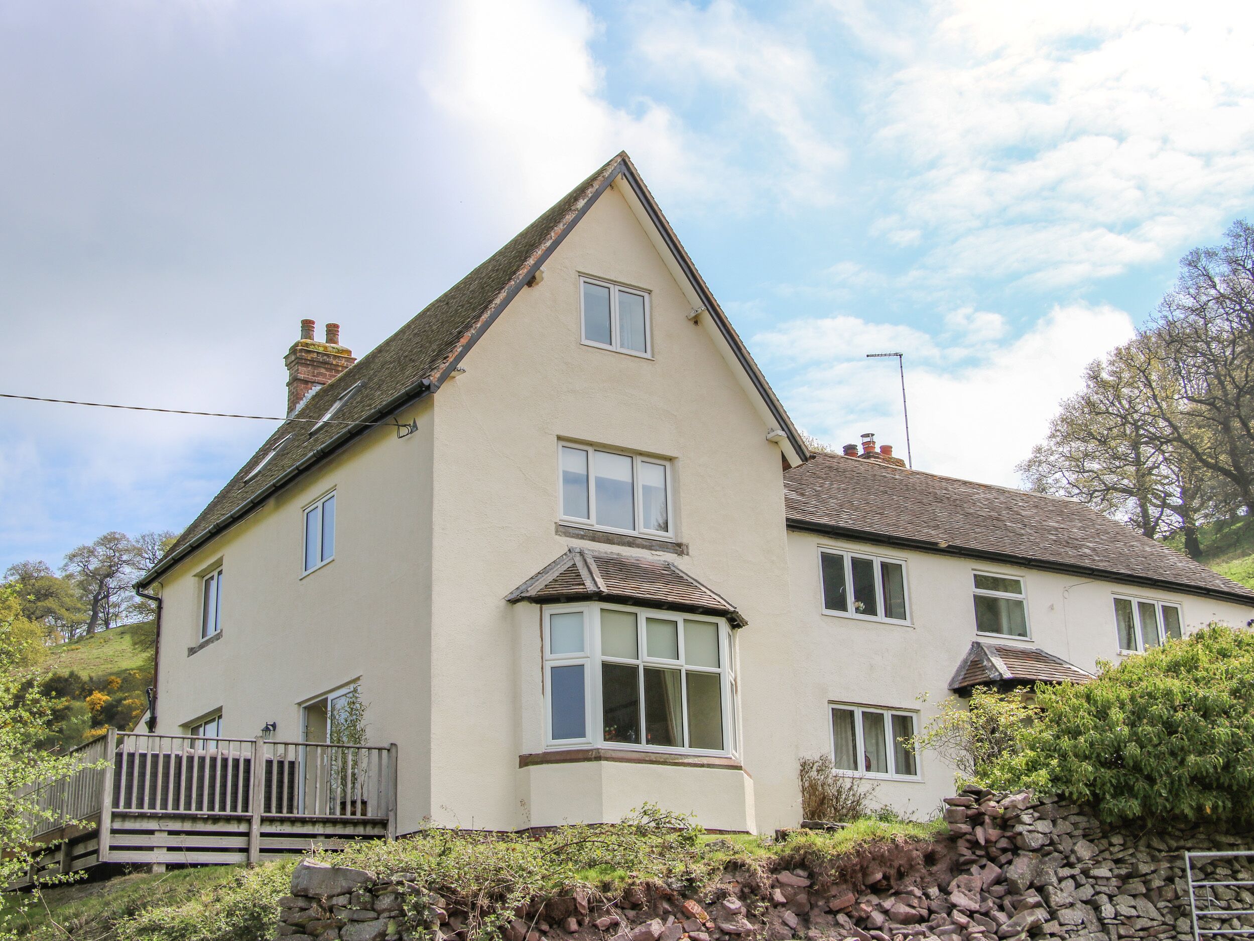 HUGLITH FARM, family friendly, luxury holiday cottage in Habberley