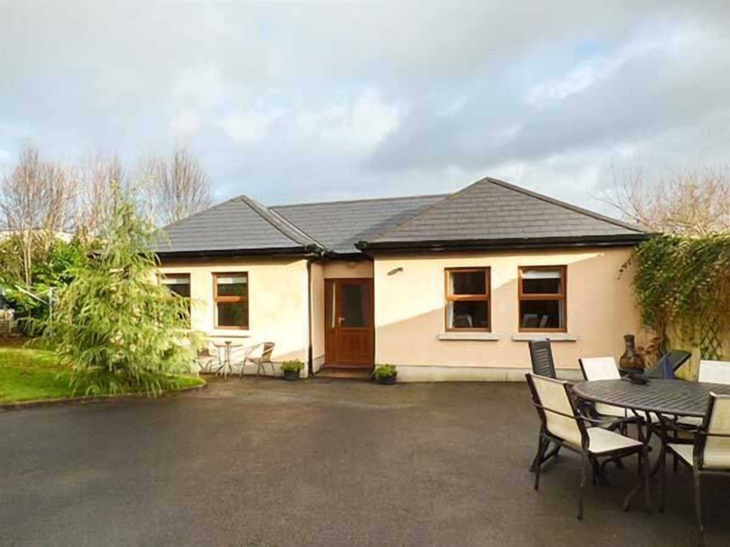5 Kilnamanagh Manor, DUNDRUM, COUNTY TIPPERARY