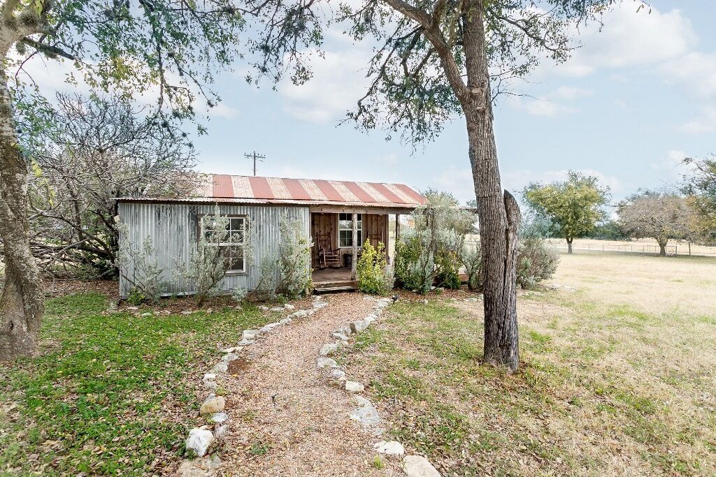 The Shed | Luxurious Country Accommodation