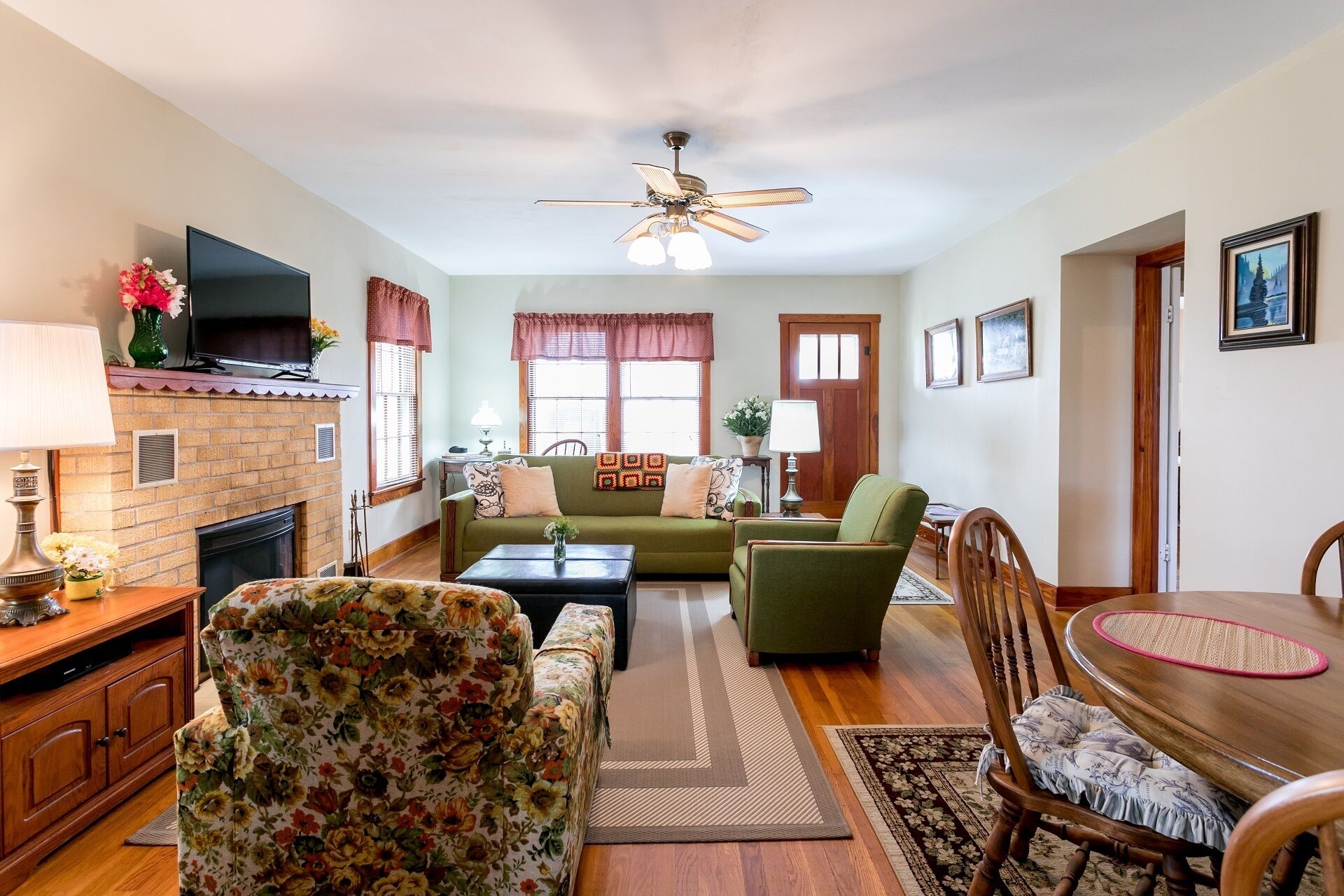 Oma Ella's | Comfortable Country Home for 4