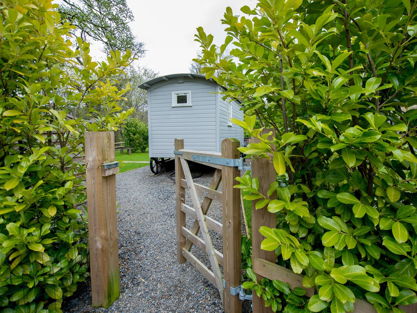 THE SNUG, luxury holiday cottage, with hot tub in Longtown