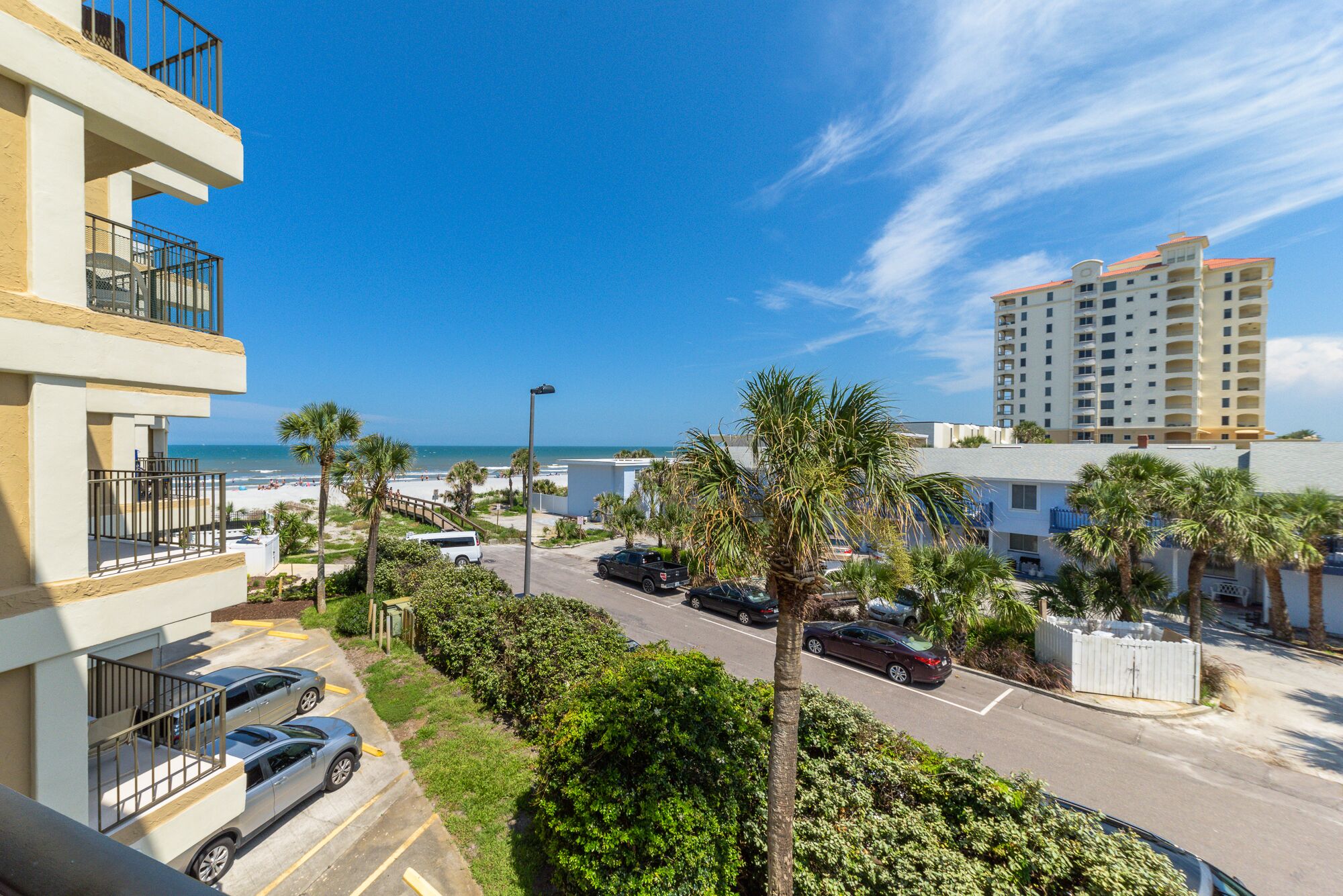 Free Night Sale! Oceanfront Condo. Steps from Beach. Gorgeous Ocean View