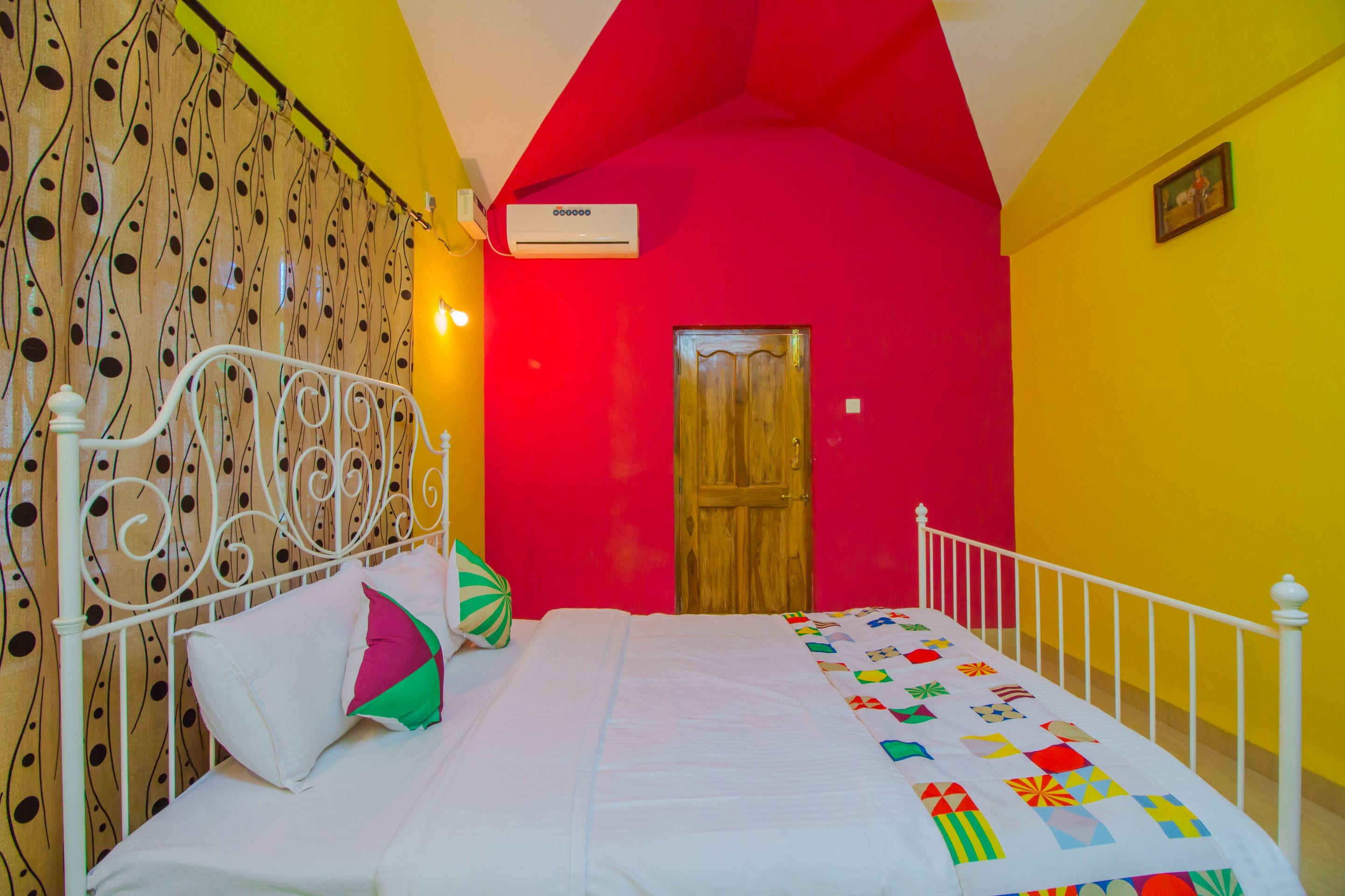 Aartiana Room
