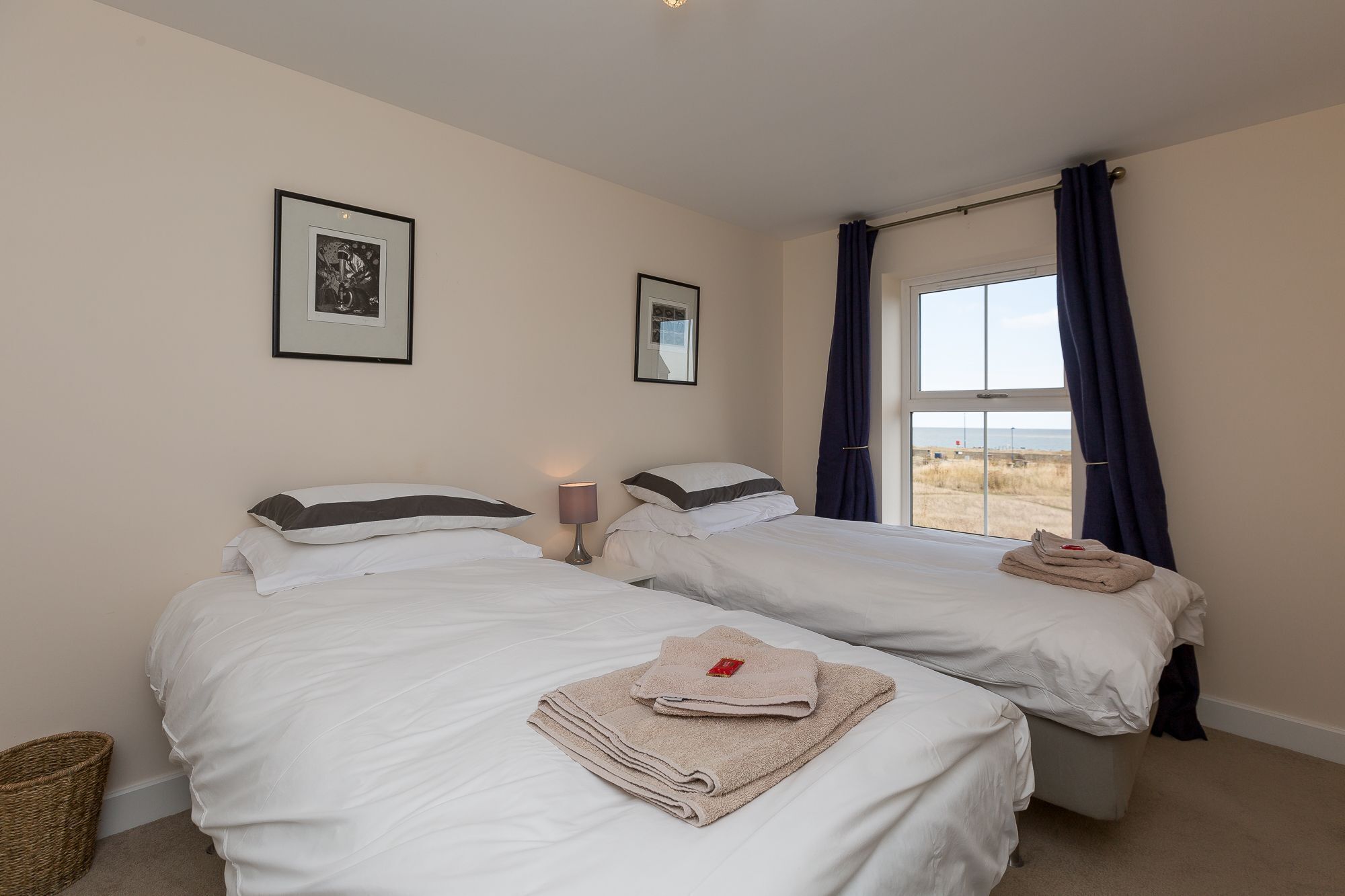 Serene Sands - sea facing 3 bedroom charming townhouse and garden
