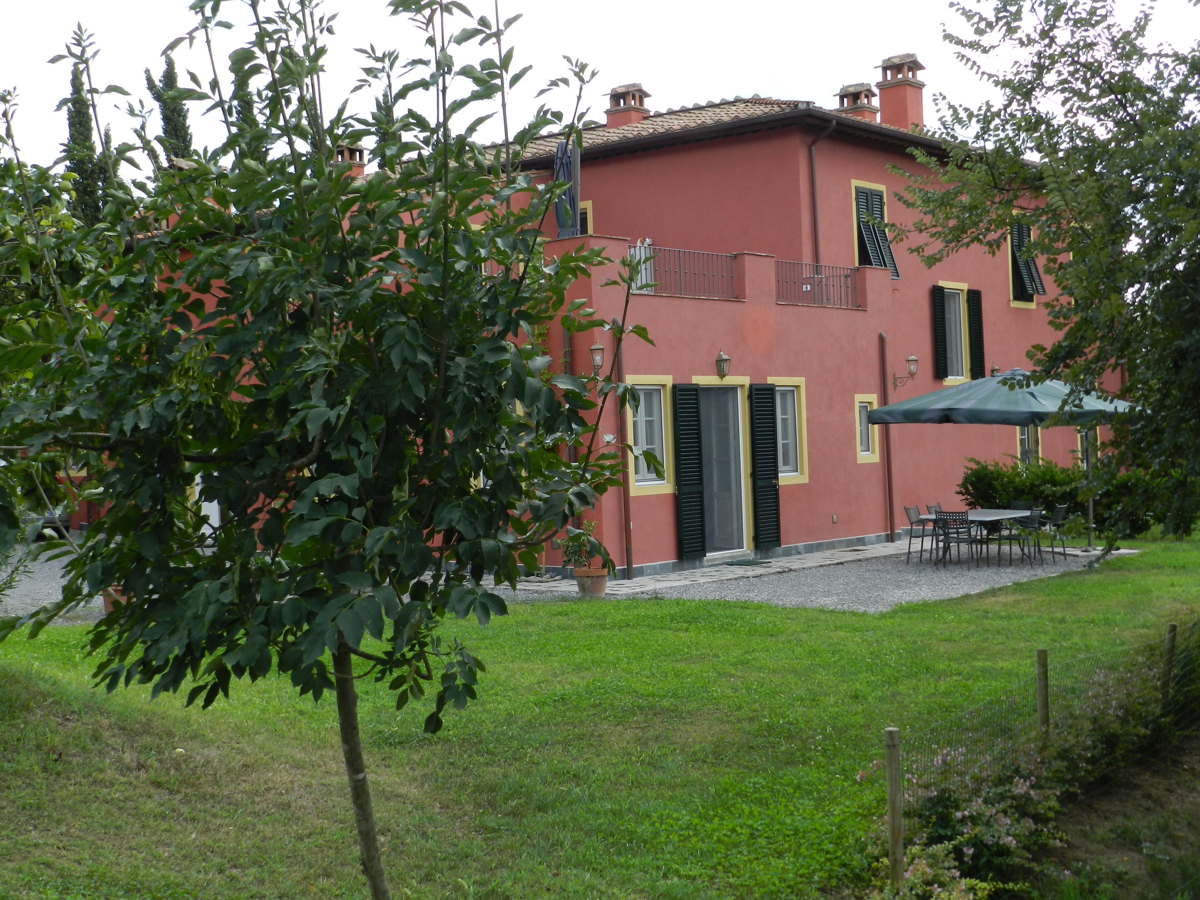 Le Muricciole: beautiful landscape on the hills of Lucca