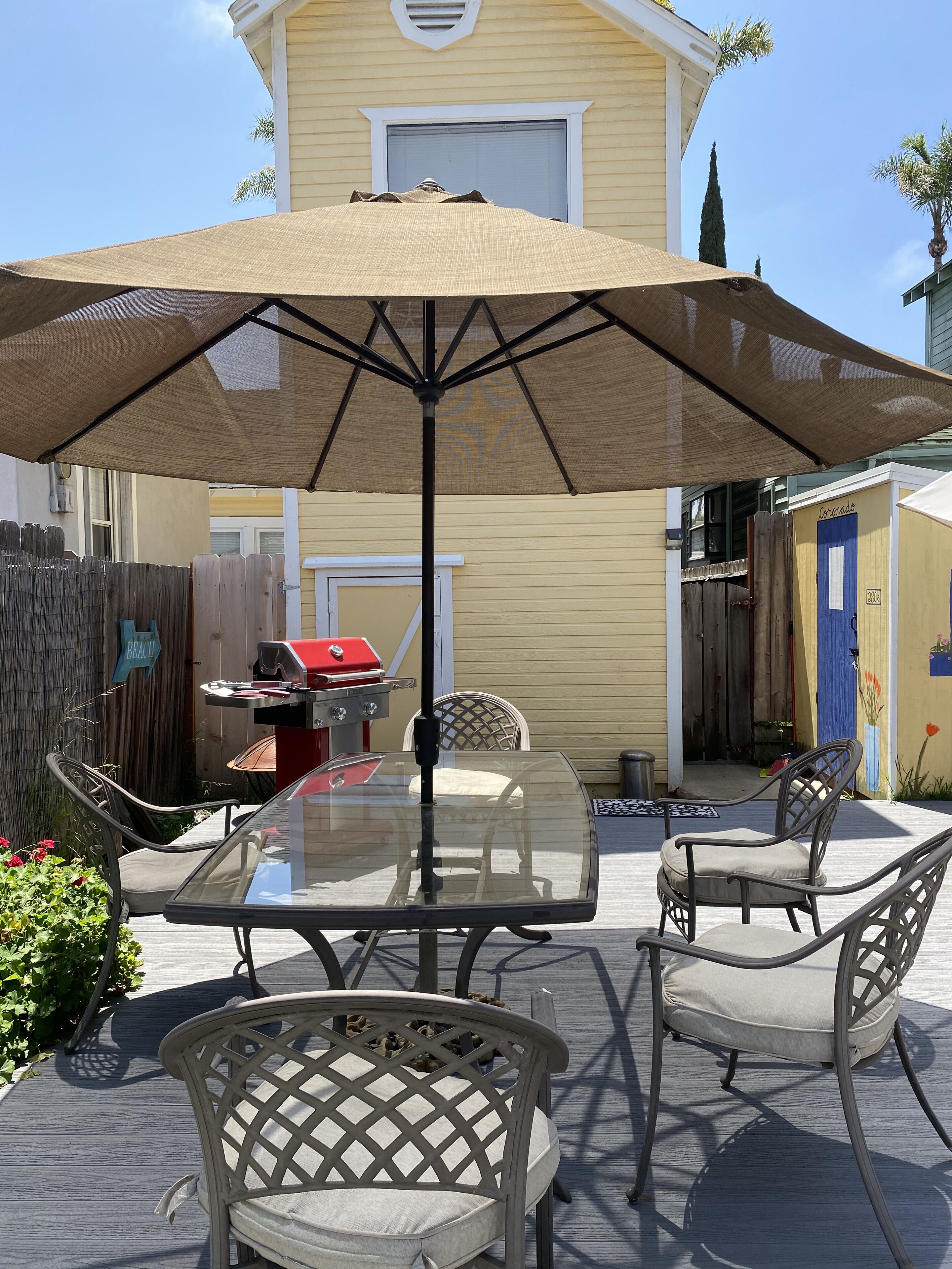 Coronado - 2 Blocks to the Bay! Private Backyard!