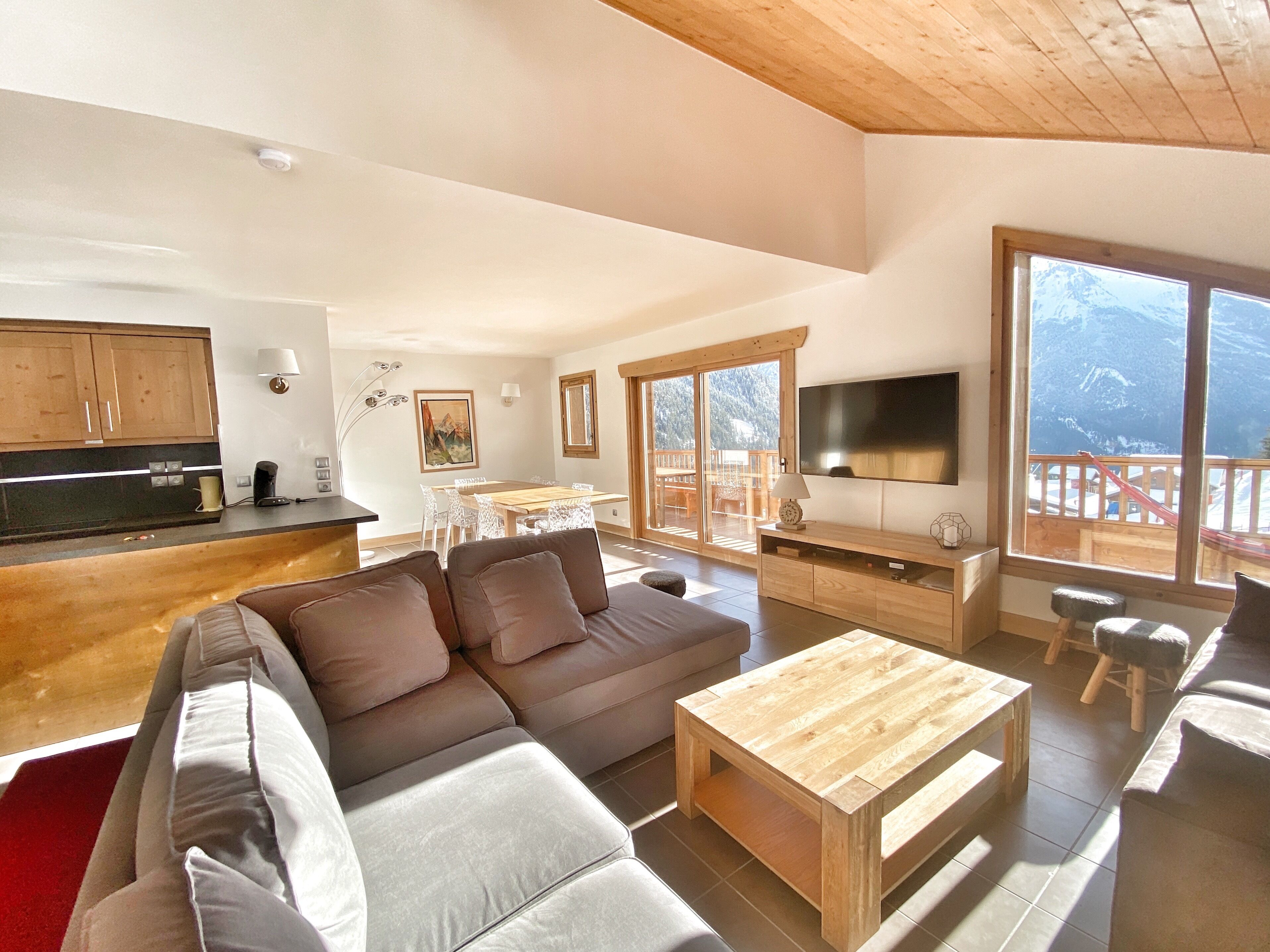 Spacious duplex 125m² - 4 bdr - SKI IN/OUT CHAMPAGNY LA PLAGNE  - linen included