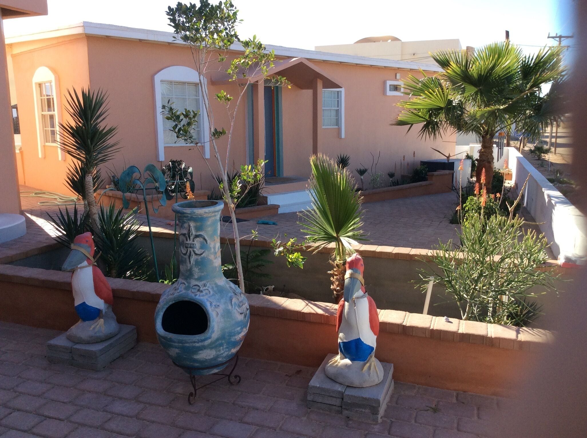 Great Guest House, 1minute walk to the beach, dog friendly.