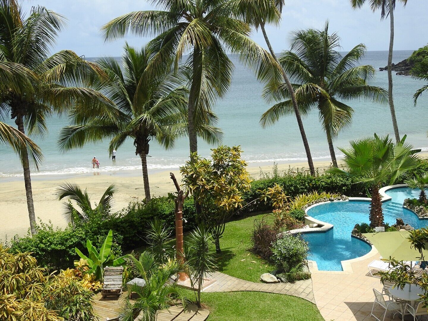 Mahi Mahi Suite, A Seaside Retreat that Sleeps Six on Grafton Beach