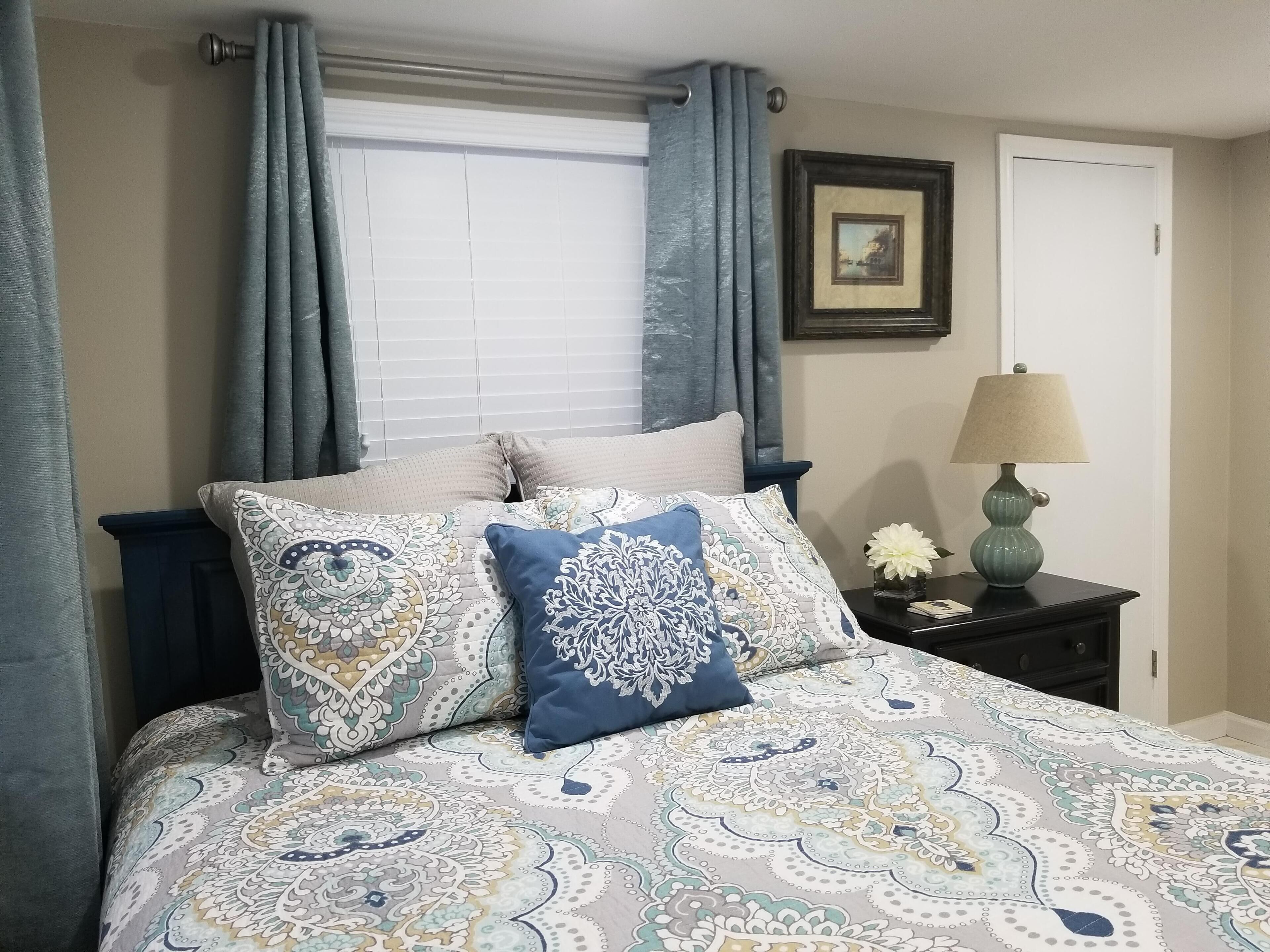 SPARKLING CLEAN - BRAND NEW! Beachside apartment - Beach Passes Included!