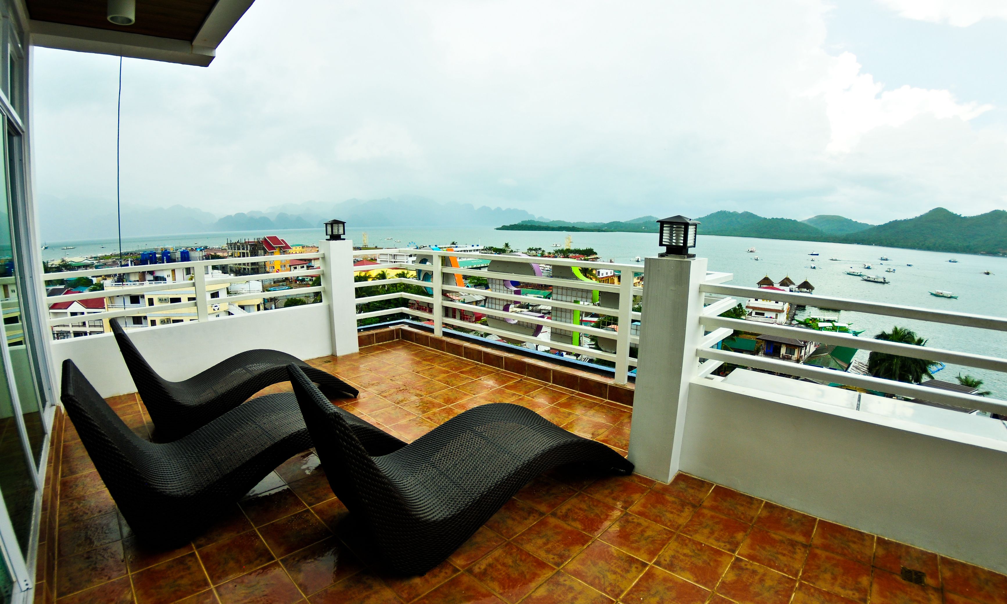 Four Thirteen Suites