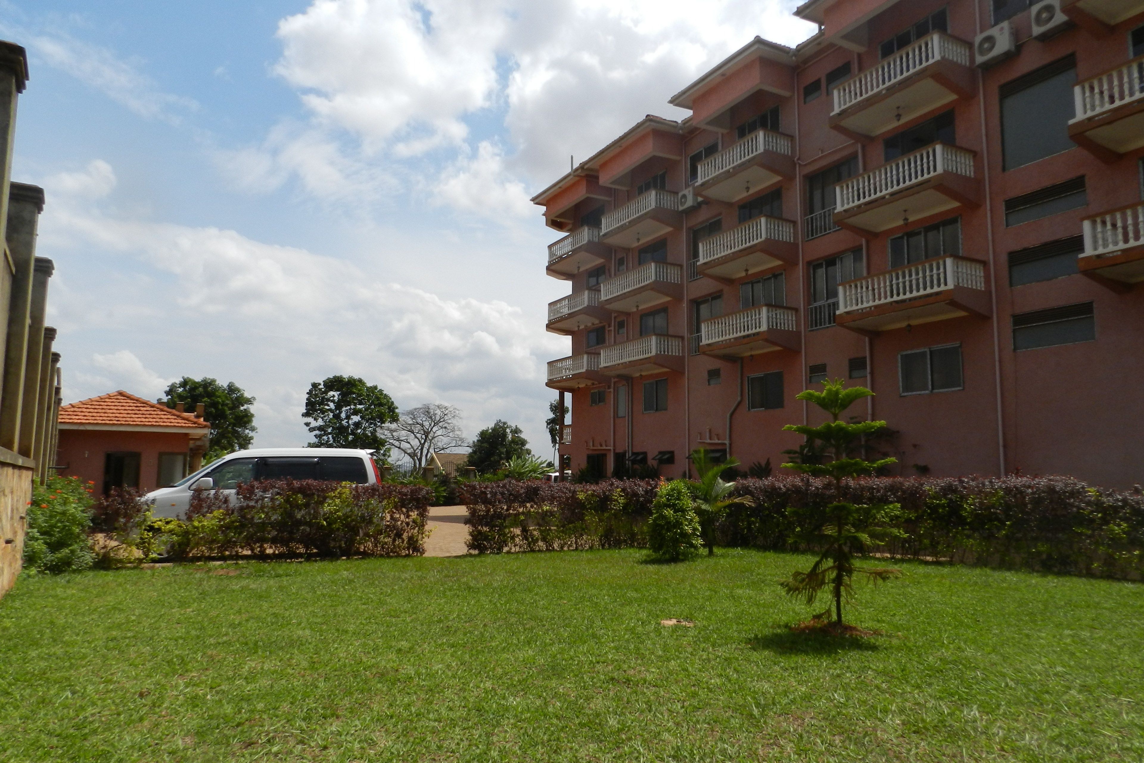 J-Frigh Hotel