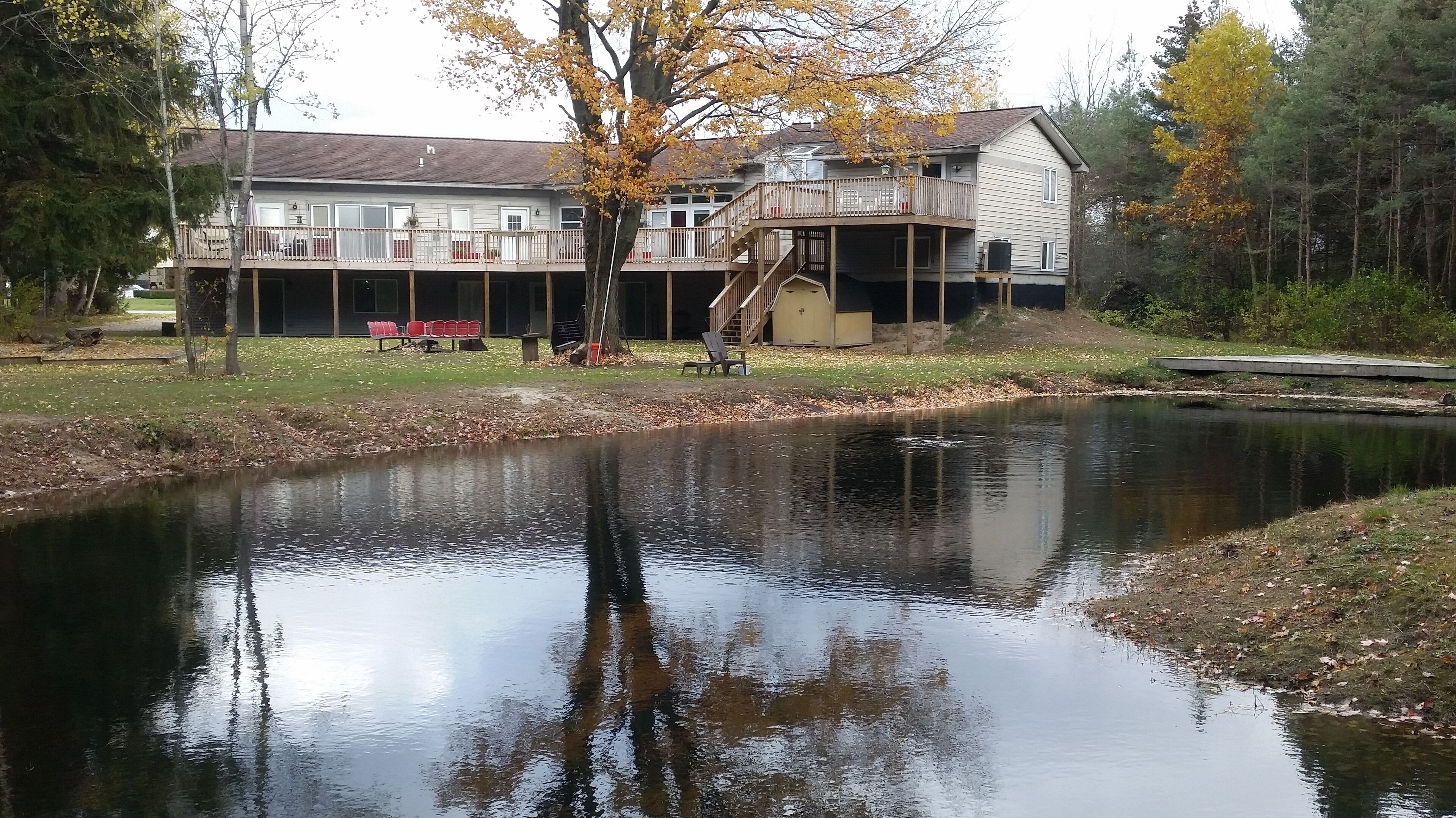 Paradise Cove Main 5 Br / 2 Baths ~ Sleeps Up To 24 ~ Pond, WIFI, Central AC