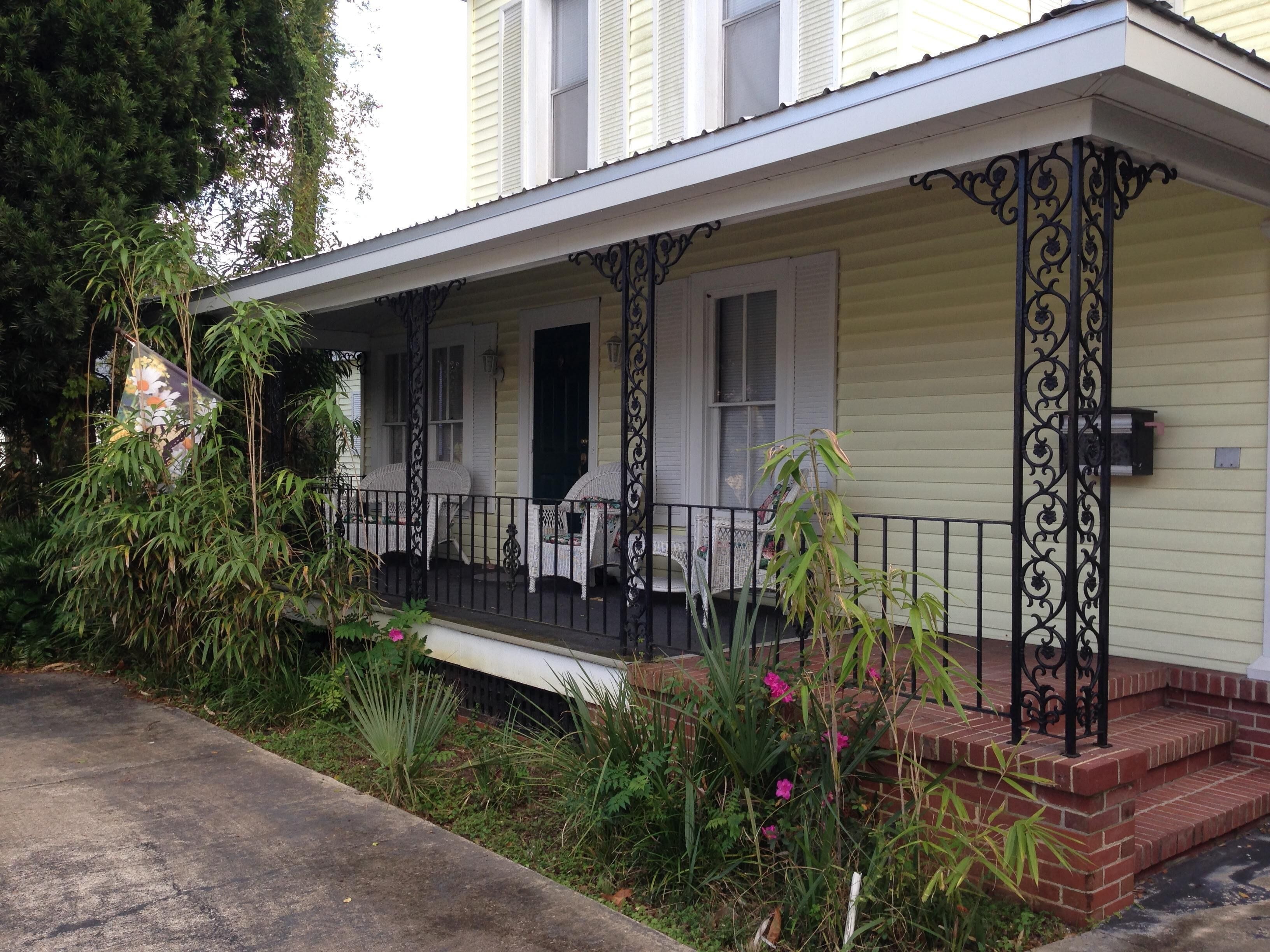 Comfy King, queen pullout, relaxing front Porch, Short Walk To Downtown