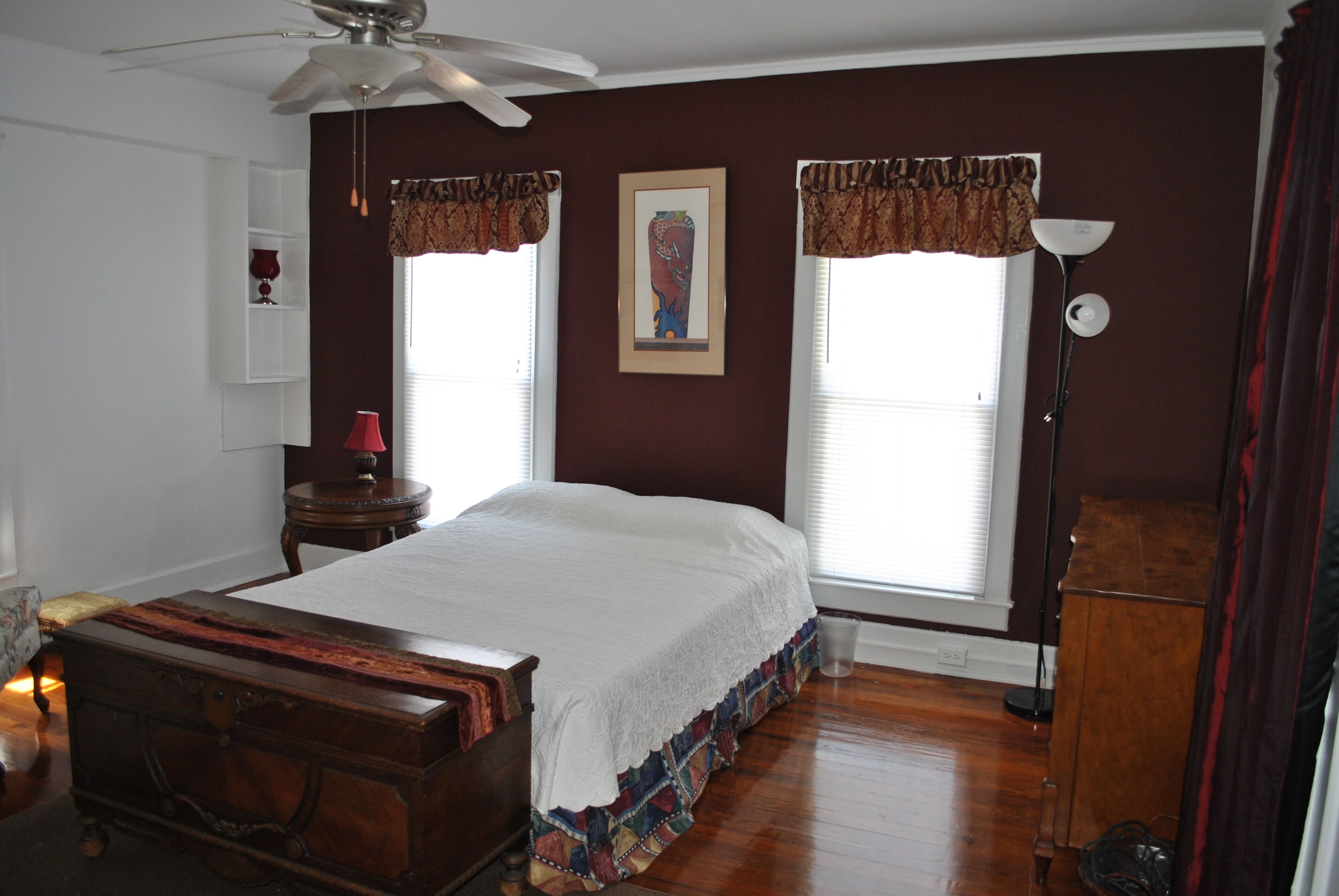 Top floor of Victorian, 2/2, near Stetson, sky diving, springs, river, beaches