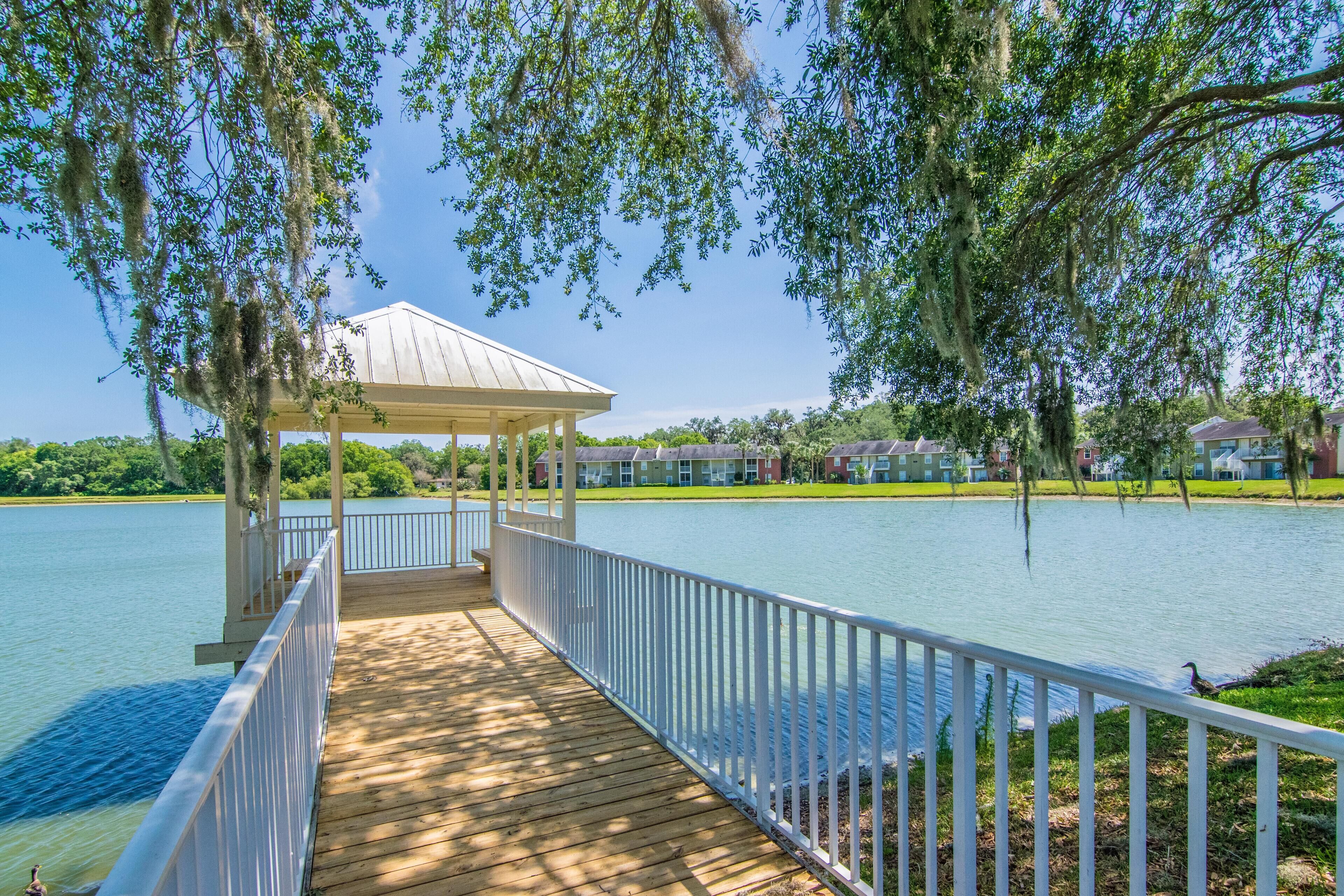 Lake Front - 1 bedroom w/ a den 1 bath