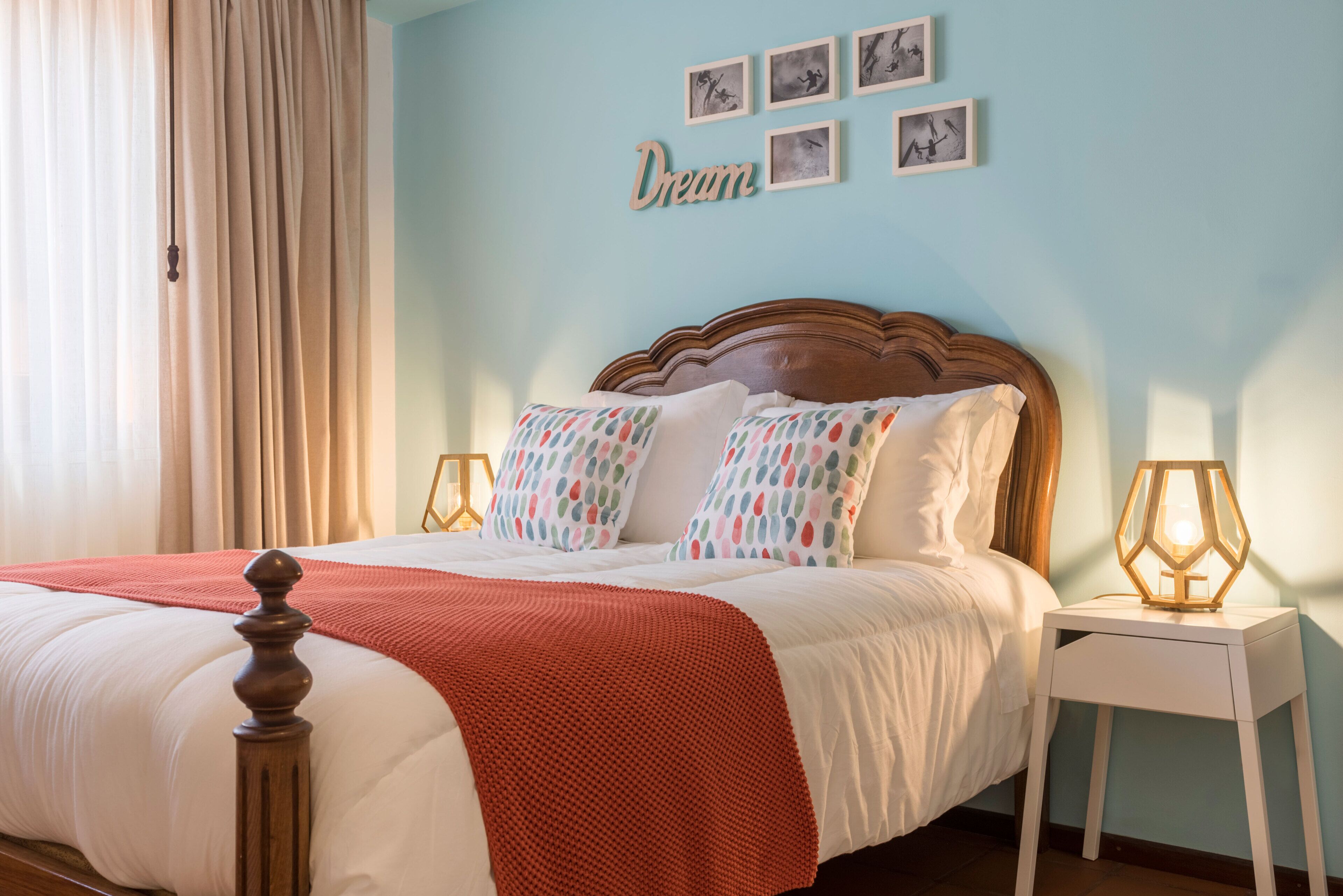 ★ Family Retreat ★ Beach House Private Room with Independent Entrance