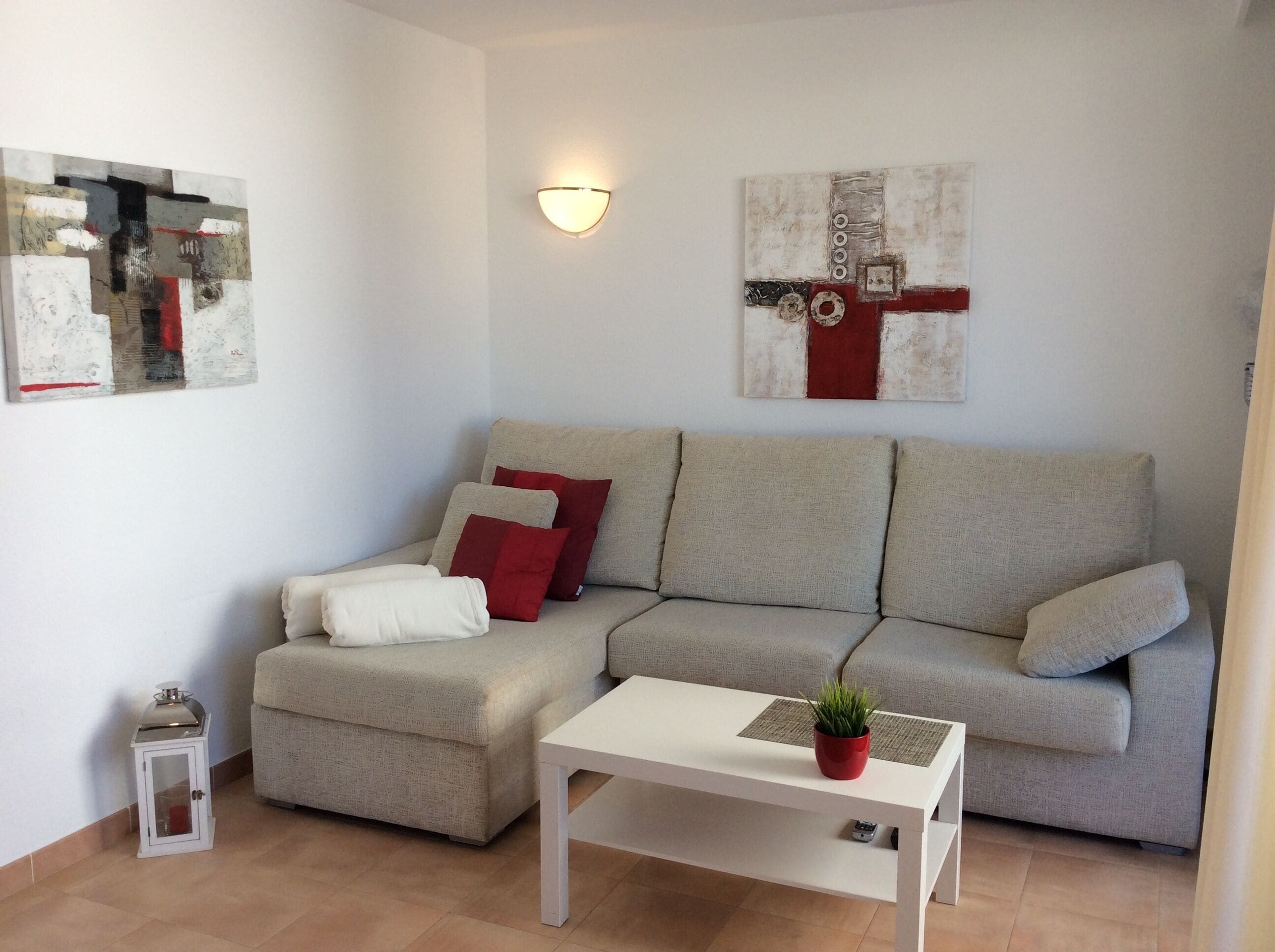 A * Beautiful bright apartment with partial sea view about 100 m to the beach and sea