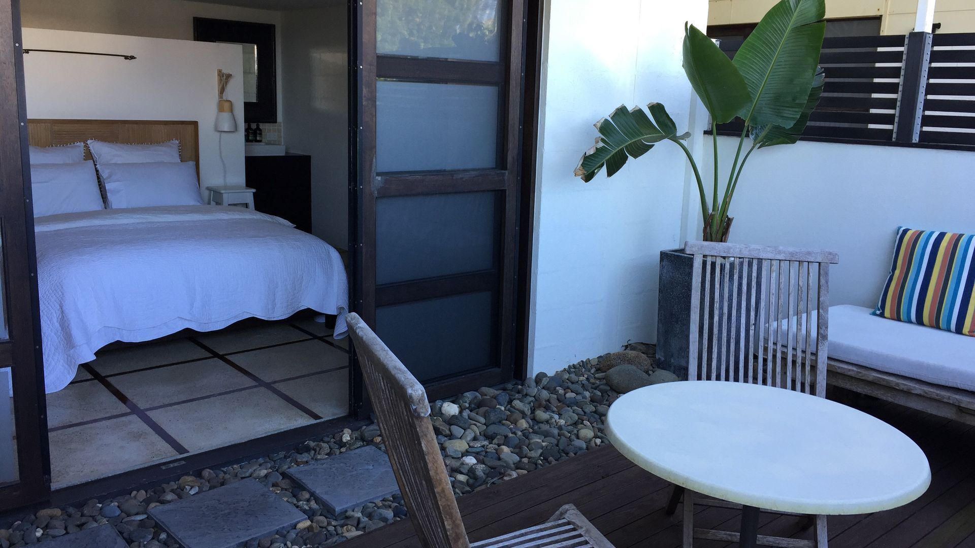 Studio 1 Bali Style by the Ocean-Dog Friendly at Sapphire Beach. 
