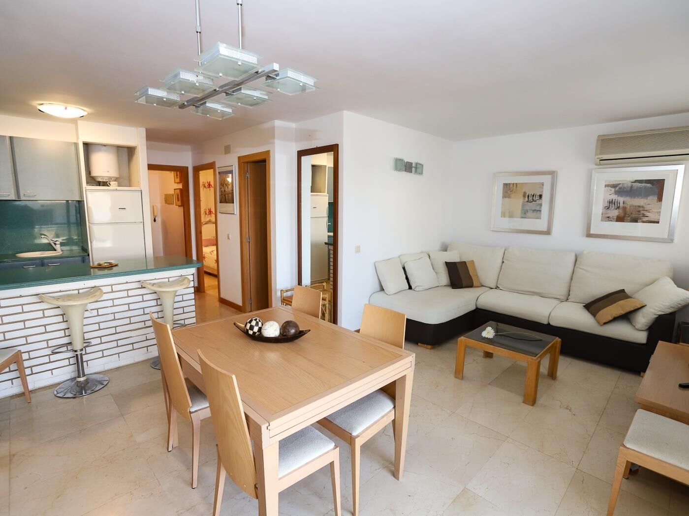 135 - ZURBARAN. Apartment 50m from the main beach of Salou.